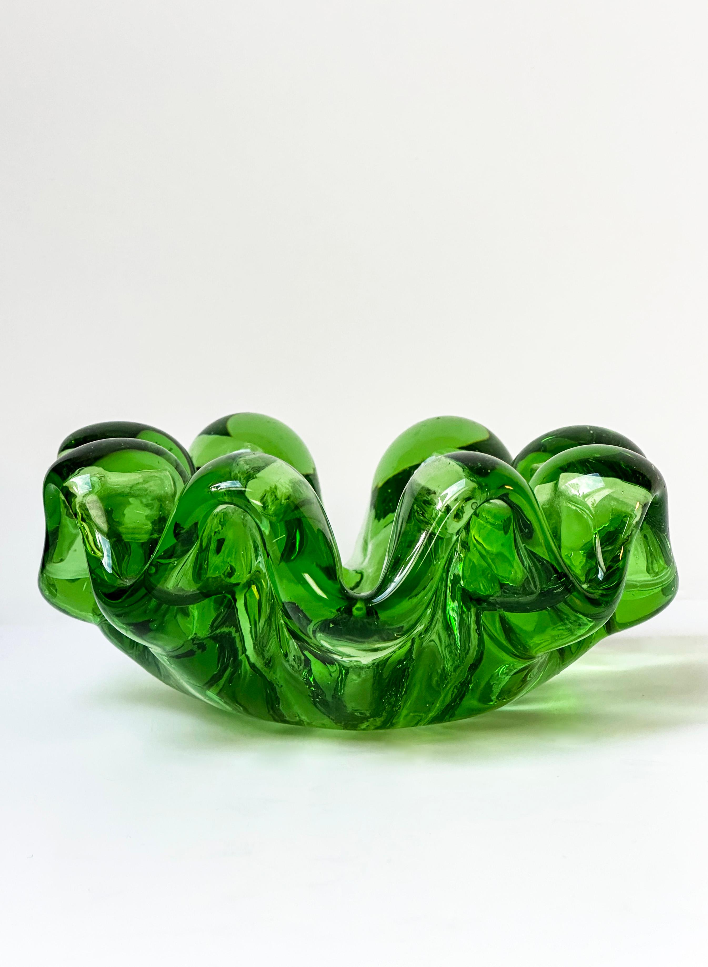 Mid-Century Retro Style Green Glass Ashtray in the style of Barovier  In Good Condition For Sale In Glasgow, GB