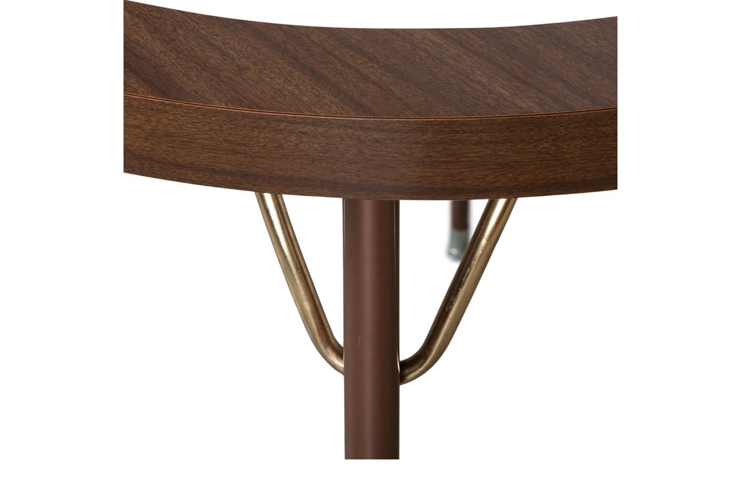 Mid-Century Retro Laminate Circular Metal Base Expandable Table For Sale 3