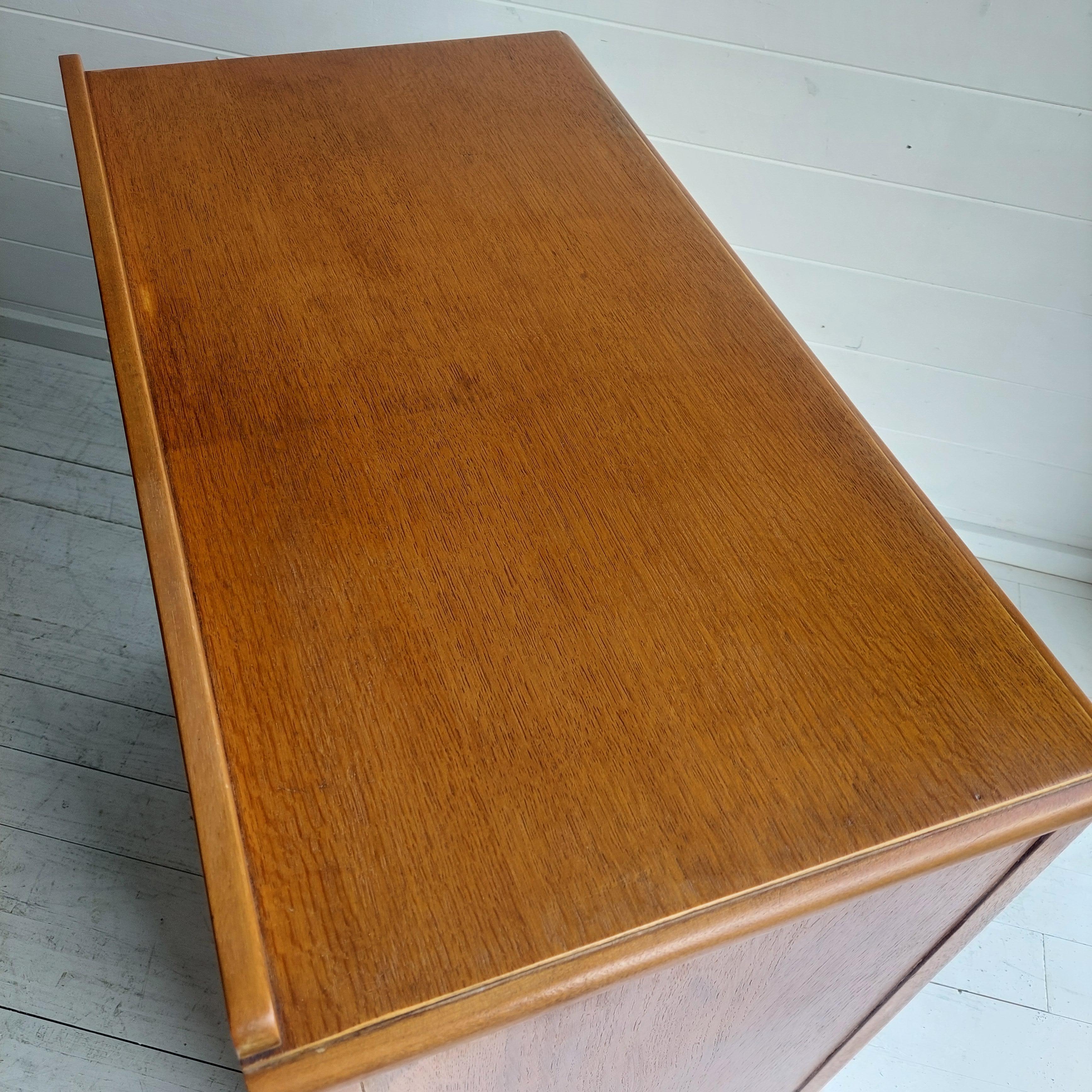 Mid Century Retro Oak Chest Of Drawers By Harris Lebus Furniture, 1960s 7