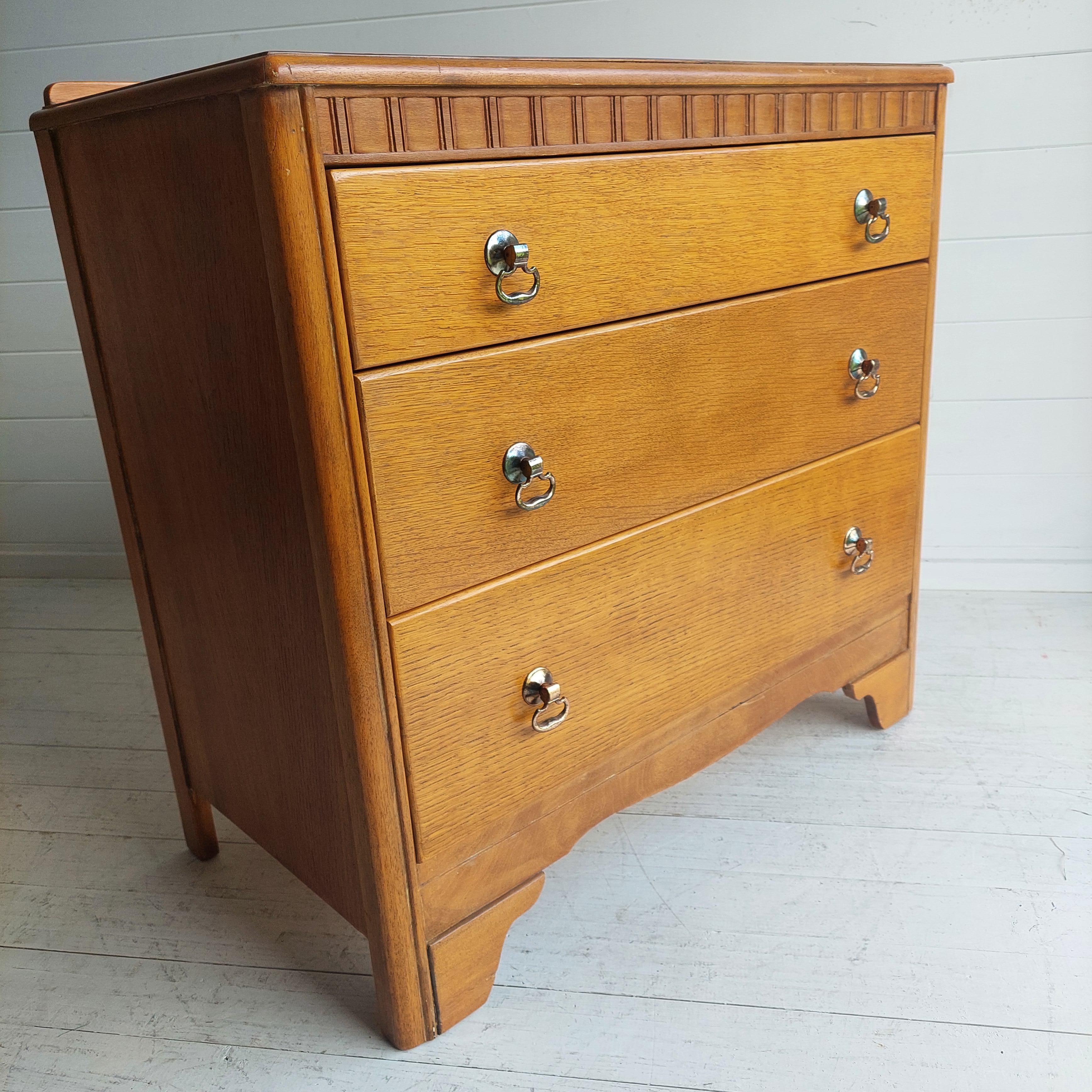 Mid Century Retro Oak Chest Of Drawers By Harris Lebus Furniture, 1960s In Good Condition In Leamington Spa, GB