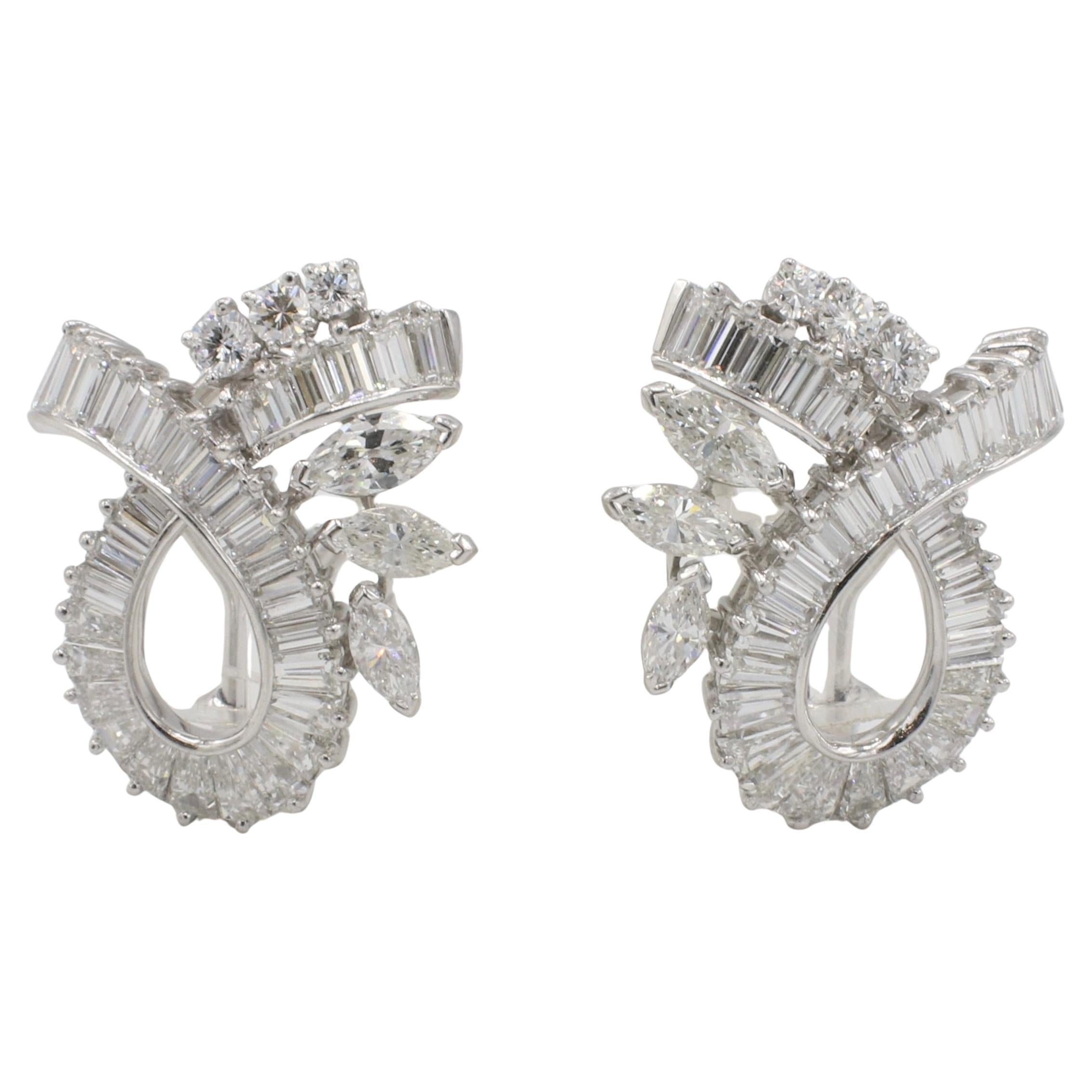 Pendientes Retro de Platino de Mediados de Siglo con Clip de Cinta de Diamantes Naturales de 6,00 Quilates en venta