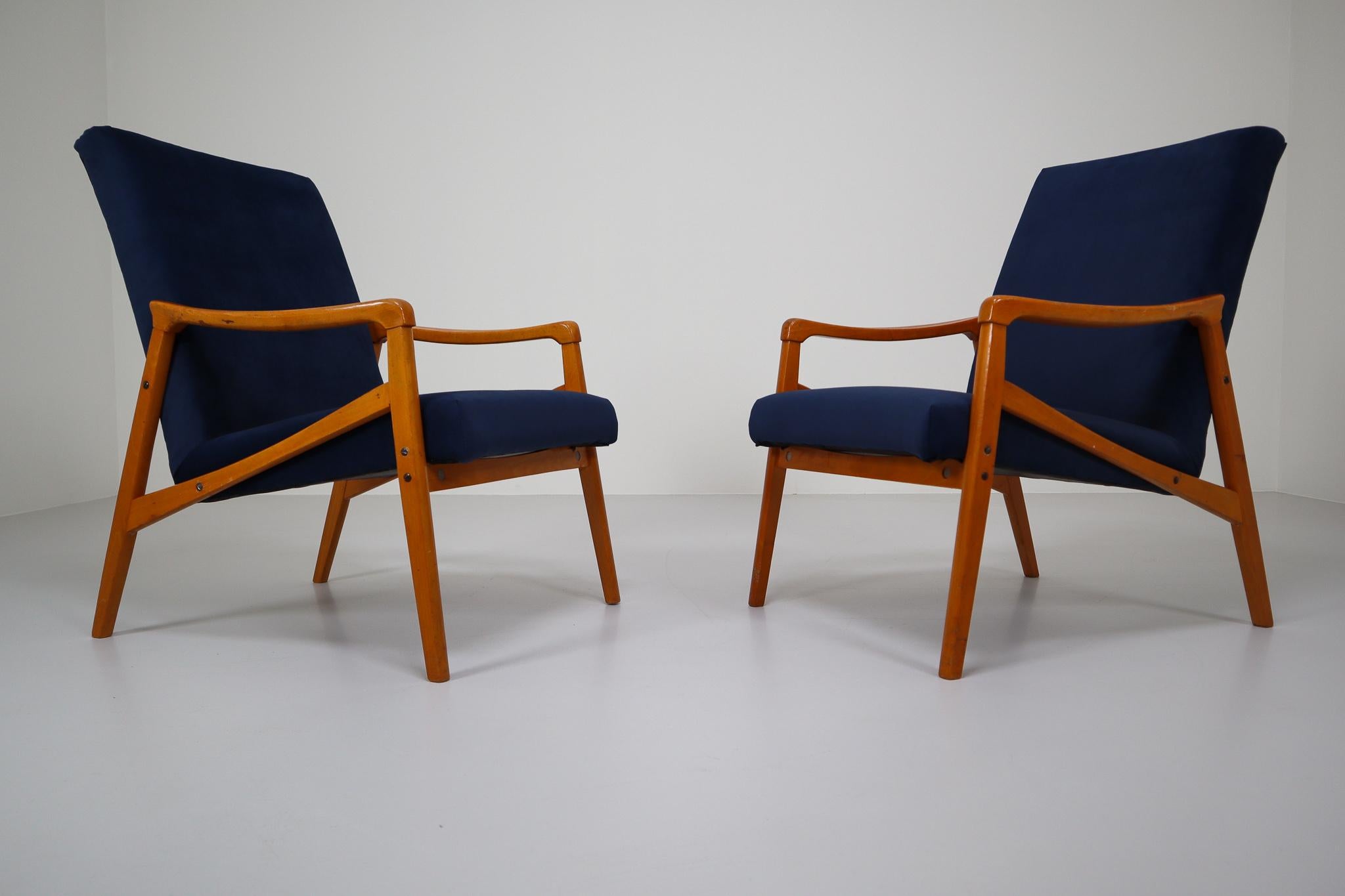 Midcentury Reupholstered Lounge Chairs in Blue Velvet, Czech Republic, 1970s In Good Condition In Almelo, NL