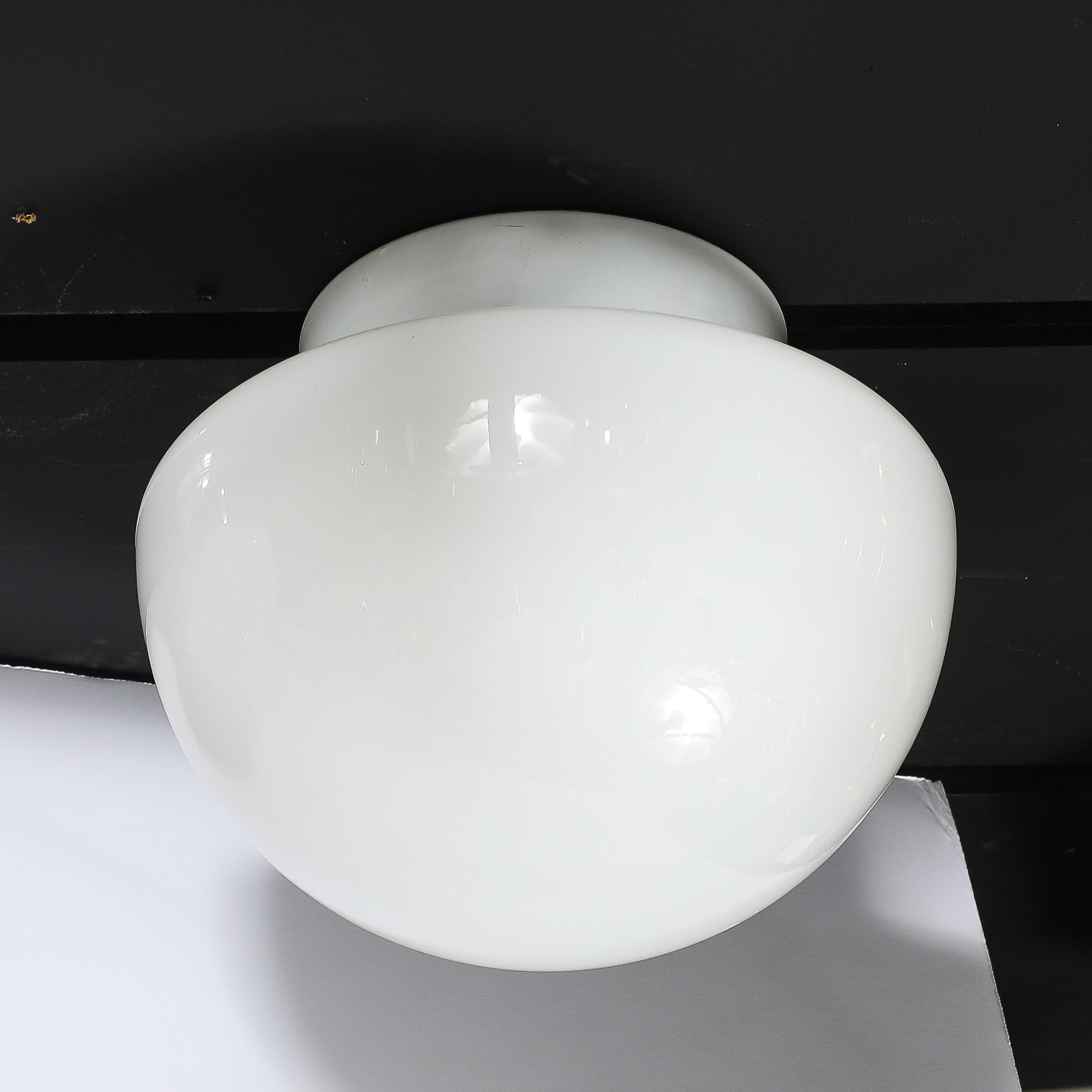 Verre dépoli Lustre du milieu du siècle en forme de dôme inversé en verre au lait par Lightolier en vente