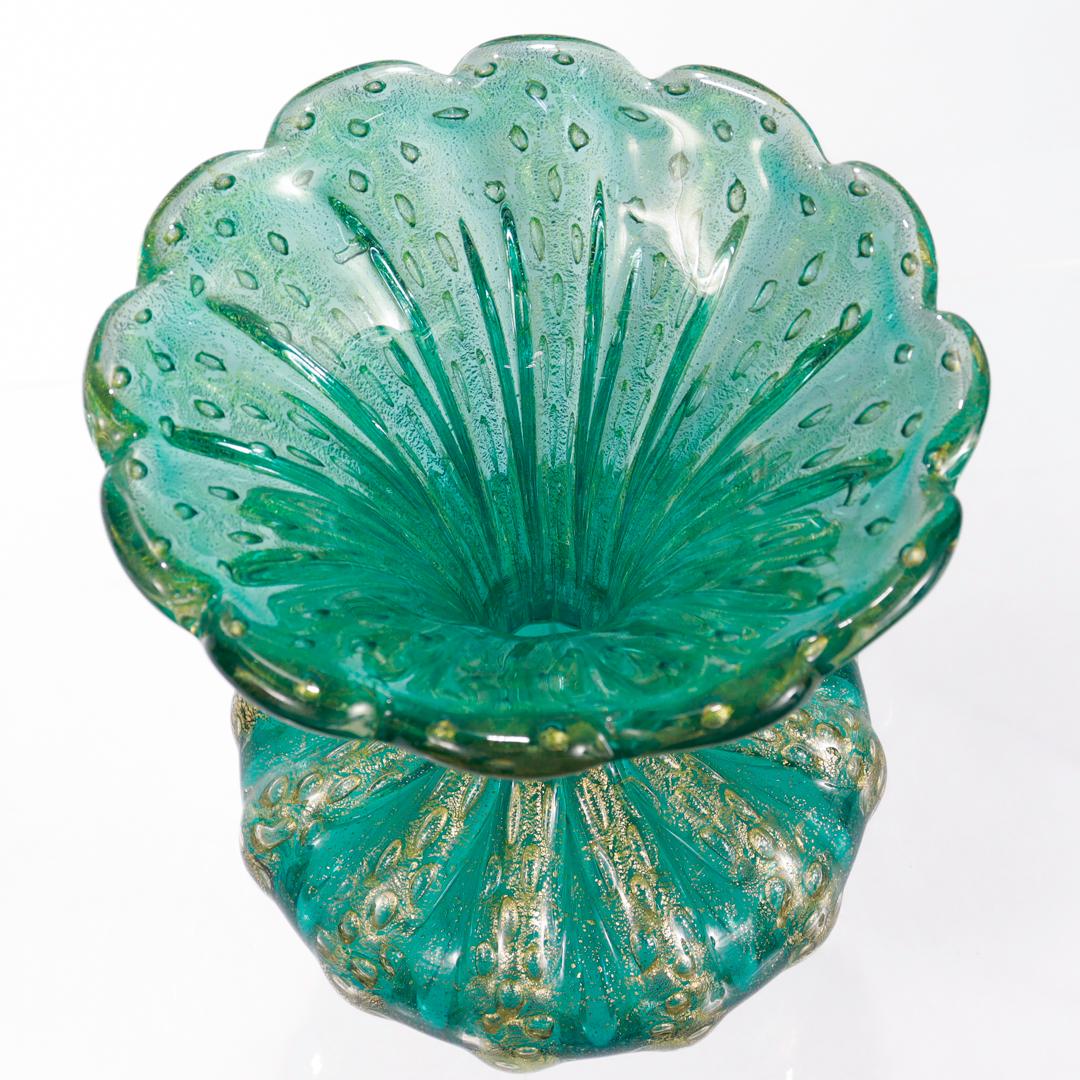 Mid-century Ribbed Barovier Bullicante Green & Gold Murano Art Glass Vase In Good Condition For Sale In Philadelphia, PA