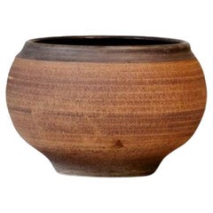 Bob Kinzie, vaso in gres marrone ricco a coste della metà del secolo scorso