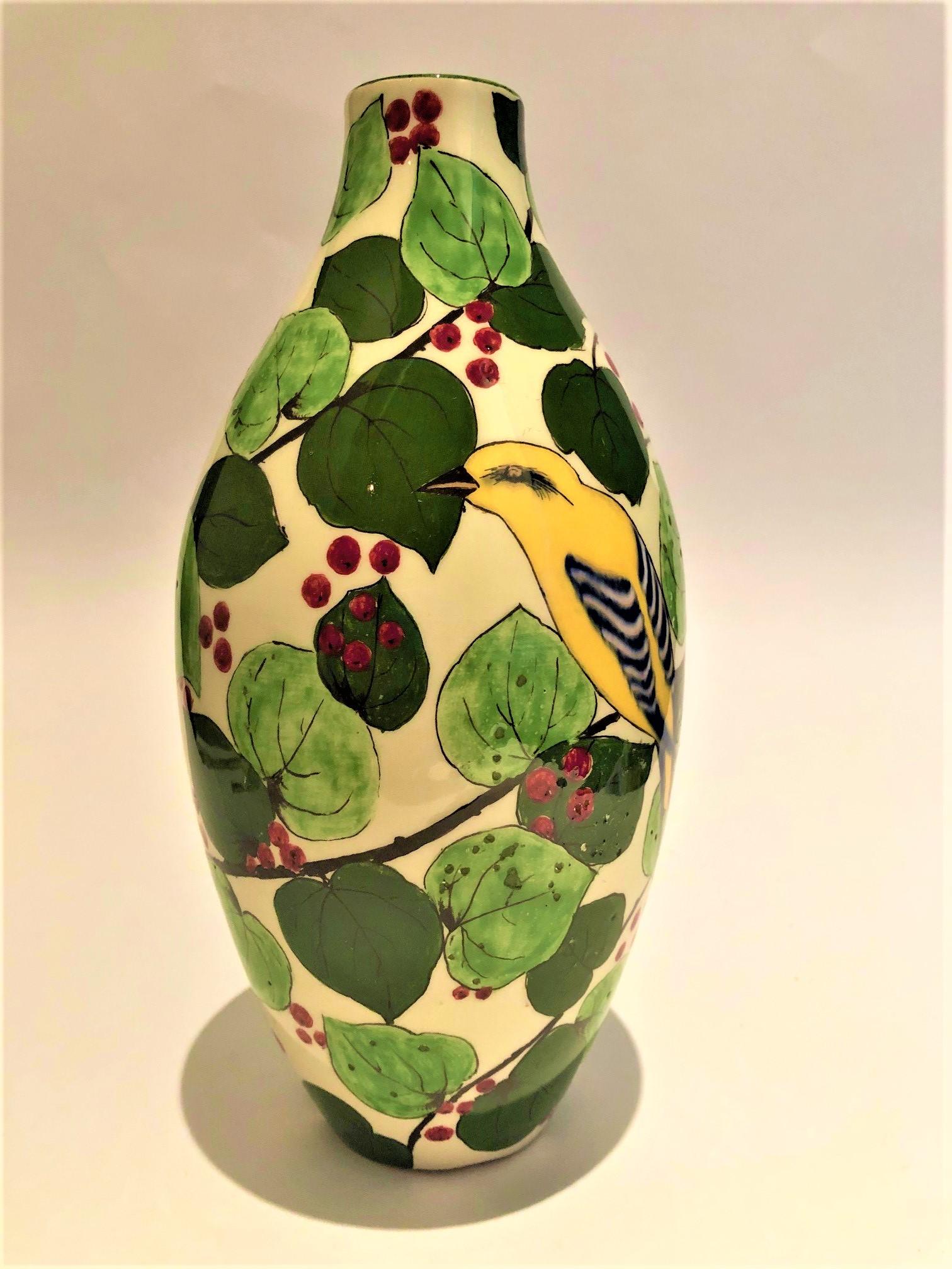 Mid-Century Richard Ginori Hand Painted birds ceramic flower vase, 1950, Italy.
Perfect to decorate any vintage / Mid century home. Will go perfect with any Gio Ponti furniture.
 