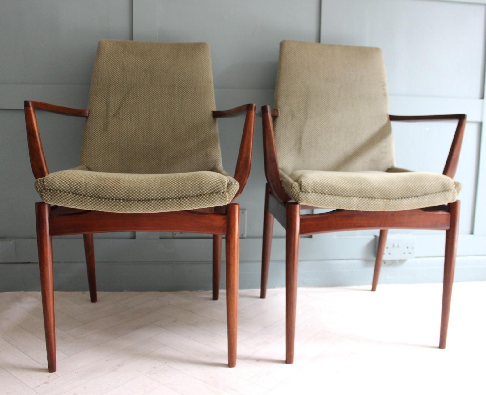 Varnished Mid Century Robert Heritage Dining Chairs By Archie Shine For Sale