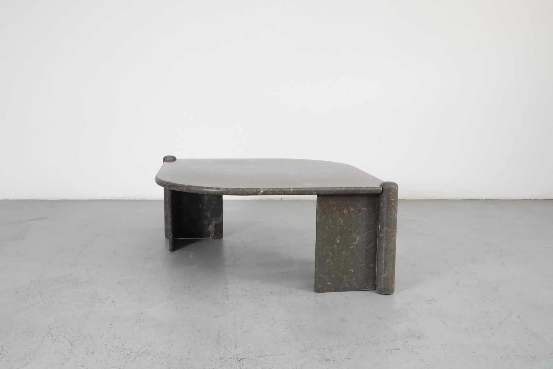 Table basse en pierre naturelle 