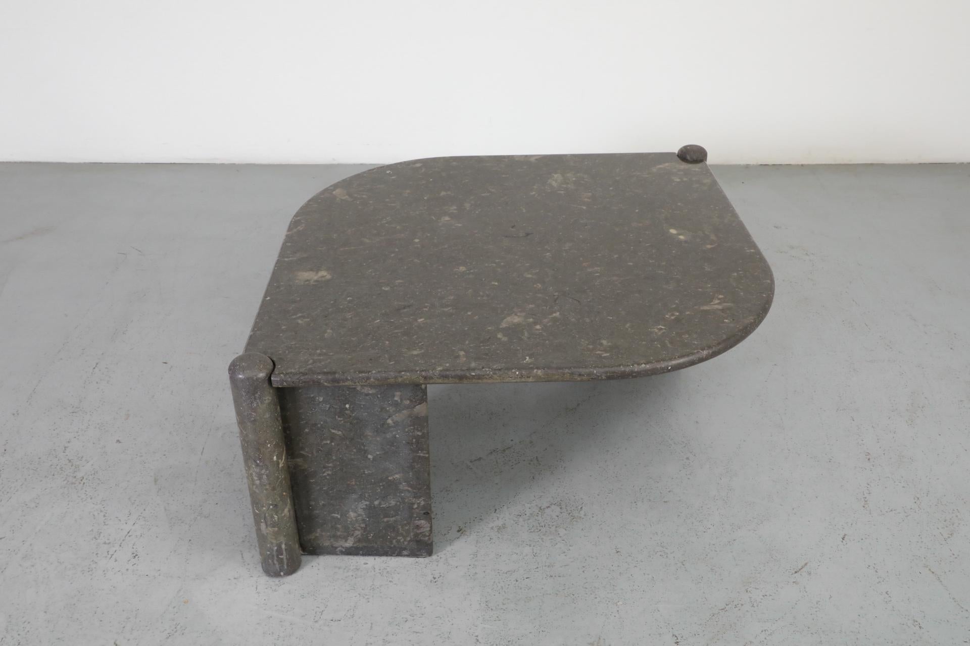 Table basse en pierre naturelle 