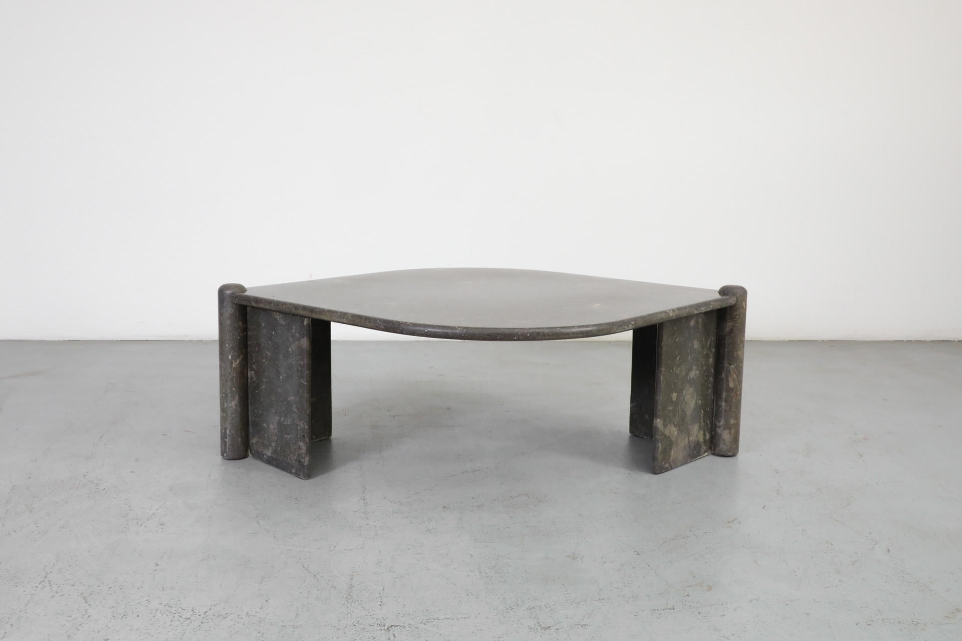 Table basse en pierre naturelle 
