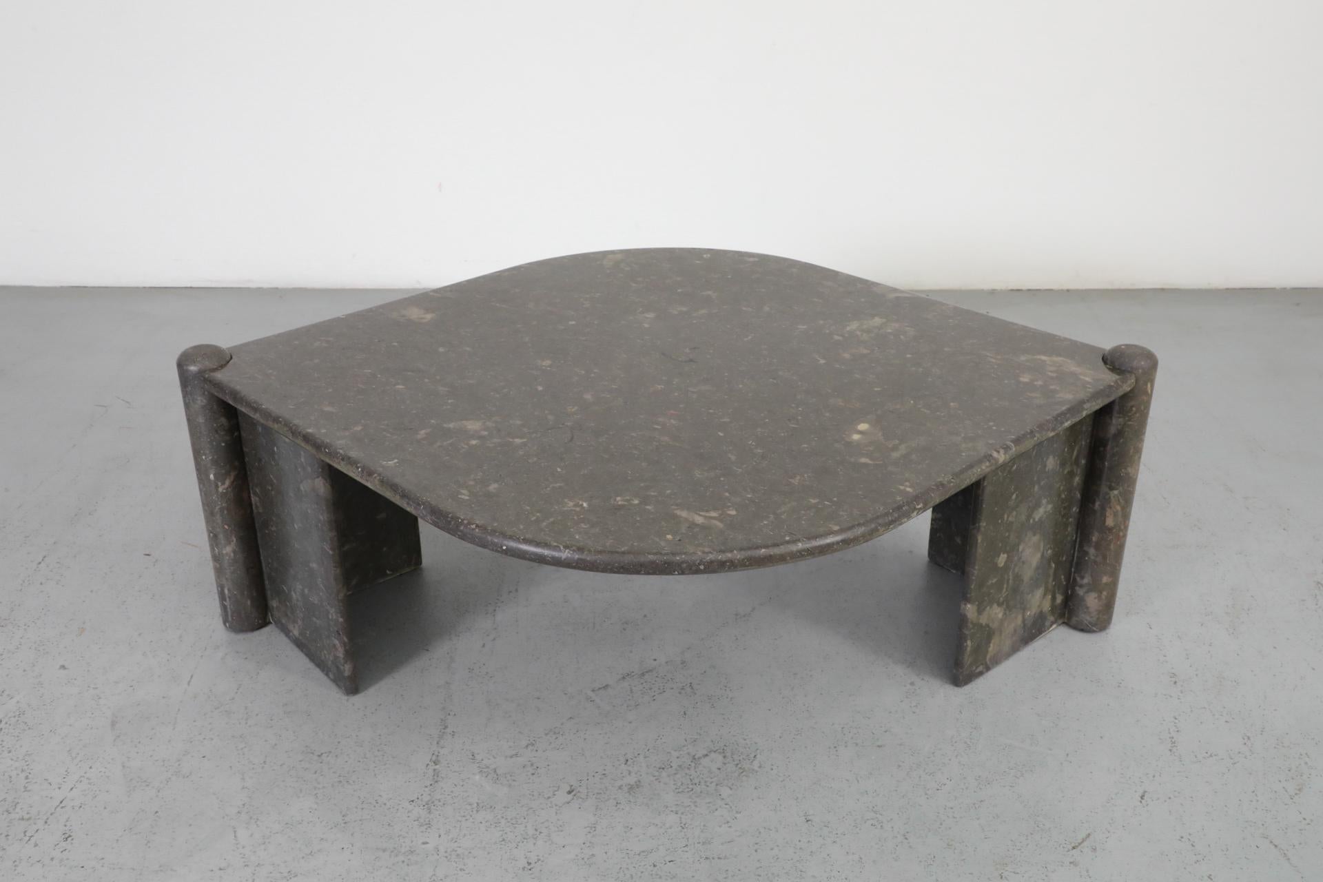 Table basse en pierre naturelle 