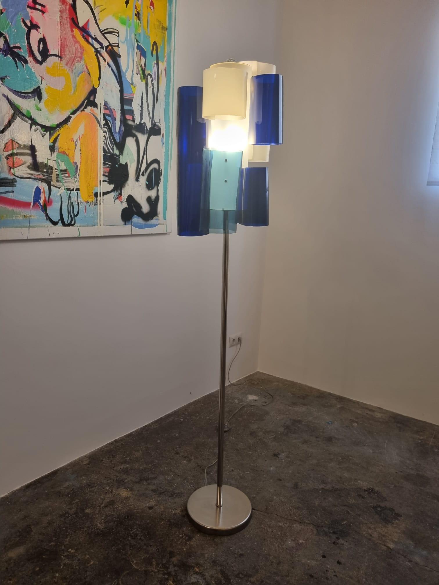 Mid-Century Roche Bobois Metal Floor Lamp, France 1970s In Good Condition For Sale In PEGO, ES