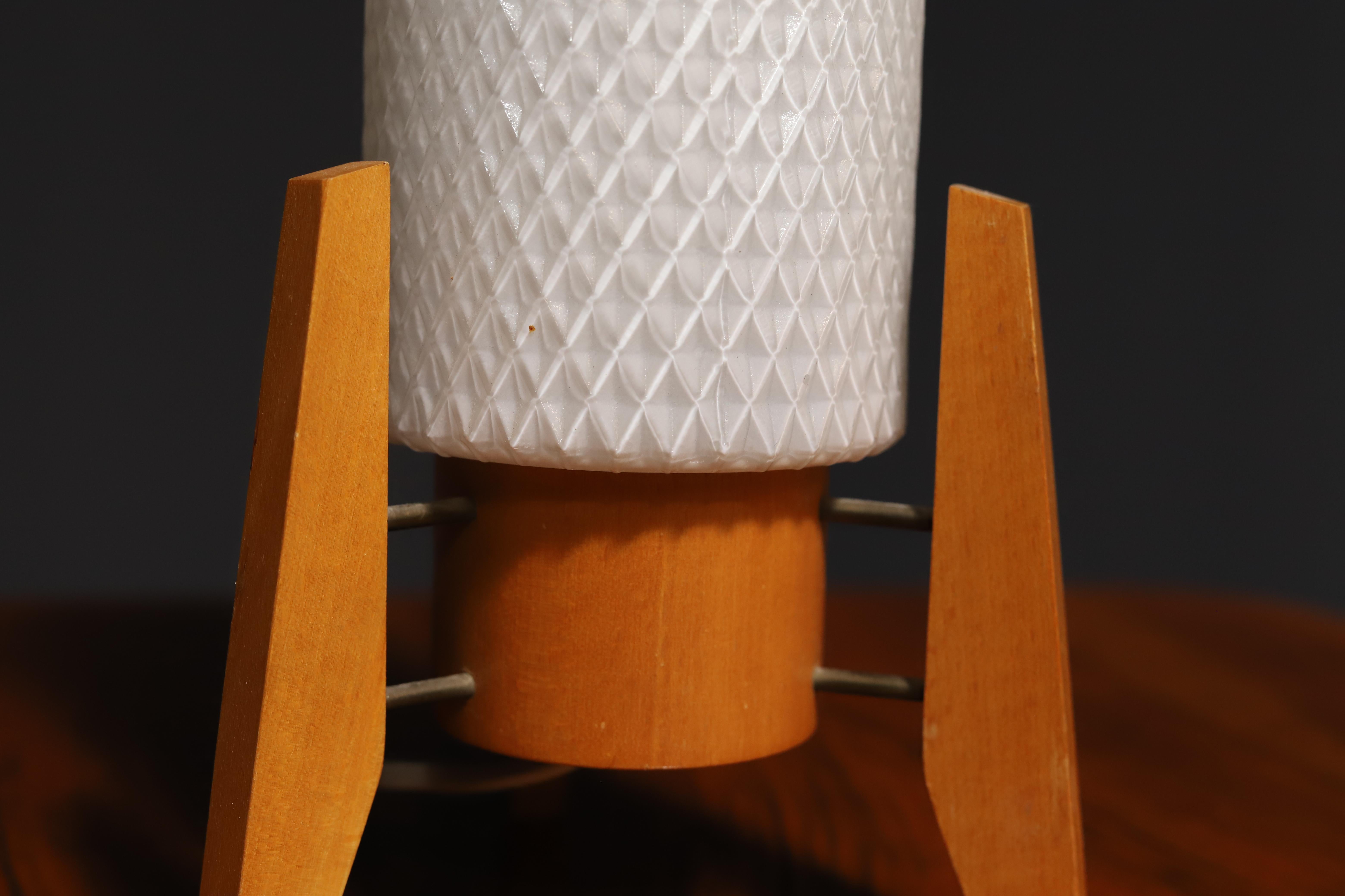 Mid century rocket desk lamp by Drevo Humpolec, Czechoslovakia, 1960´s For Sale 2