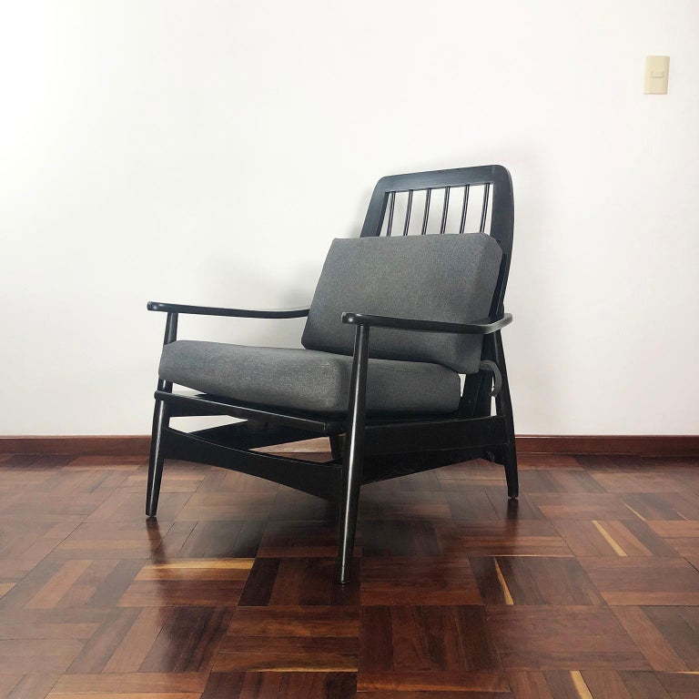 Midcentury Rocking Chair by Silleria La Malinche In Good Condition For Sale In Mexico City, CDMX