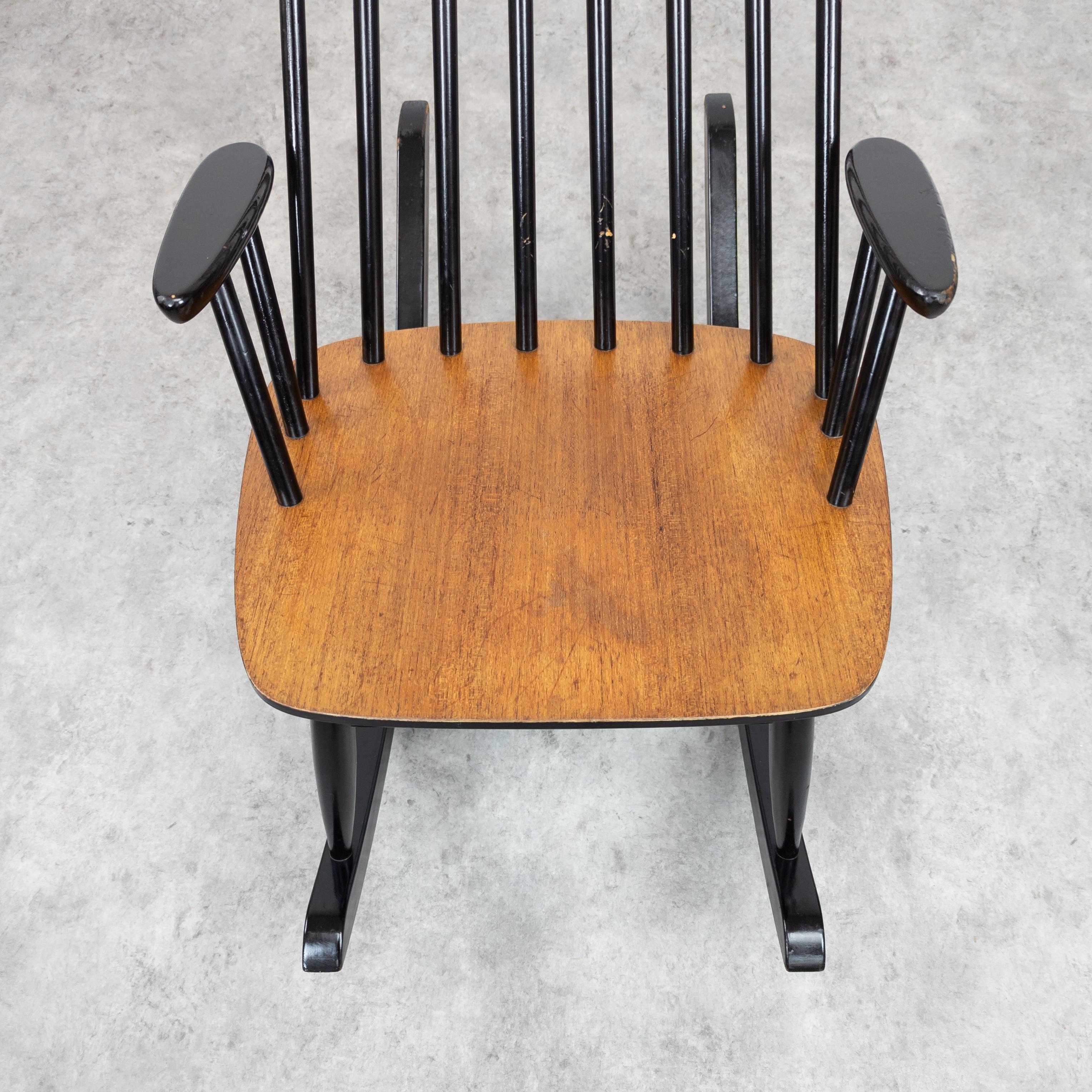 Mid-Century Rocking Chair by Varjosen Puunjalostus for Uusikylä In Good Condition In PRAHA 5, CZ