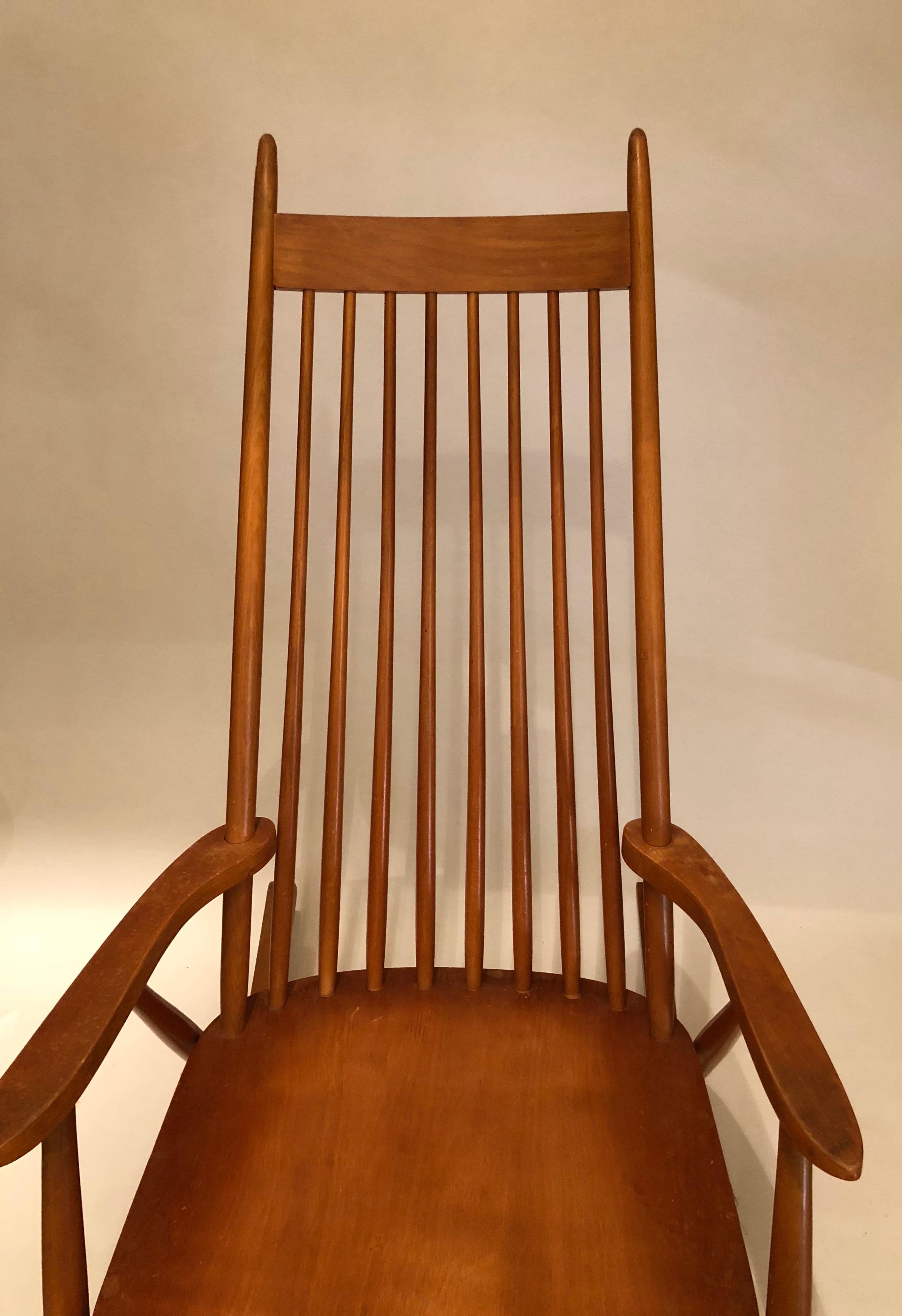Rocking Chair aus Buchenholz aus der Mitte des Jahrhunderts (Moderne der Mitte des Jahrhunderts) im Angebot