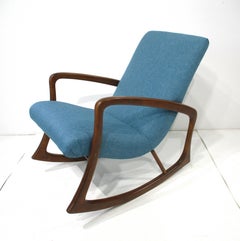 Fauteuil à bascule du milieu du siècle, dans le style de Hans J. Wegner (Danemark)