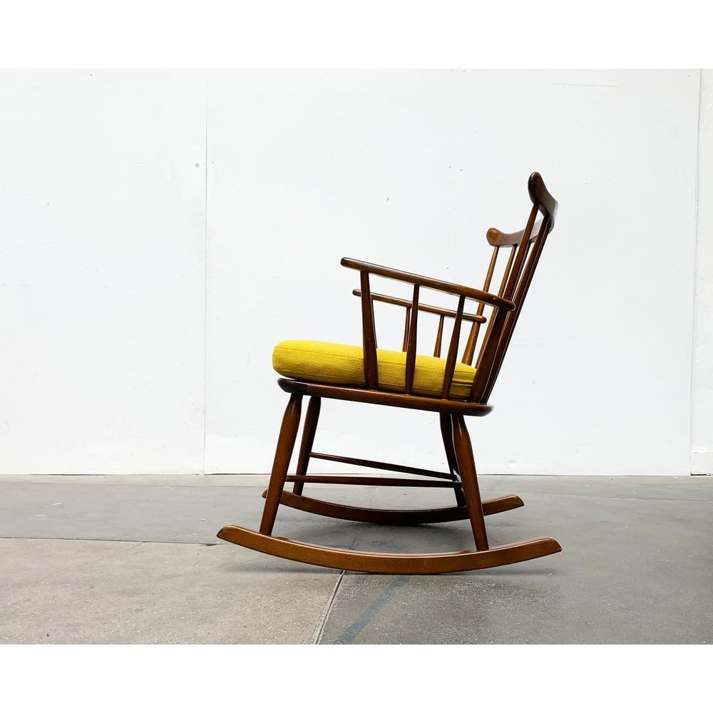 Danois Fauteuil à bascule du milieu du siècle avec nouveau coussin Kvadrat par Børge Mogensen, années 1960 en vente