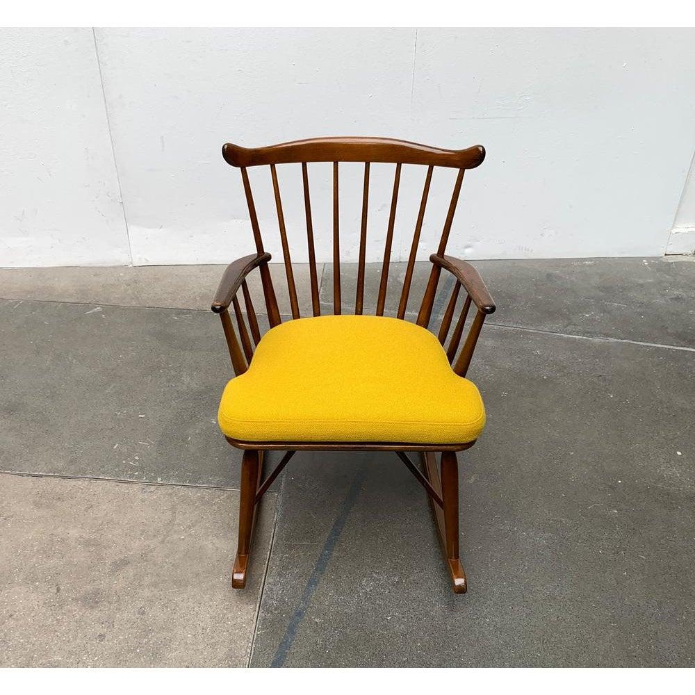 20ième siècle Fauteuil à bascule du milieu du siècle avec nouveau coussin Kvadrat par Børge Mogensen, années 1960 en vente
