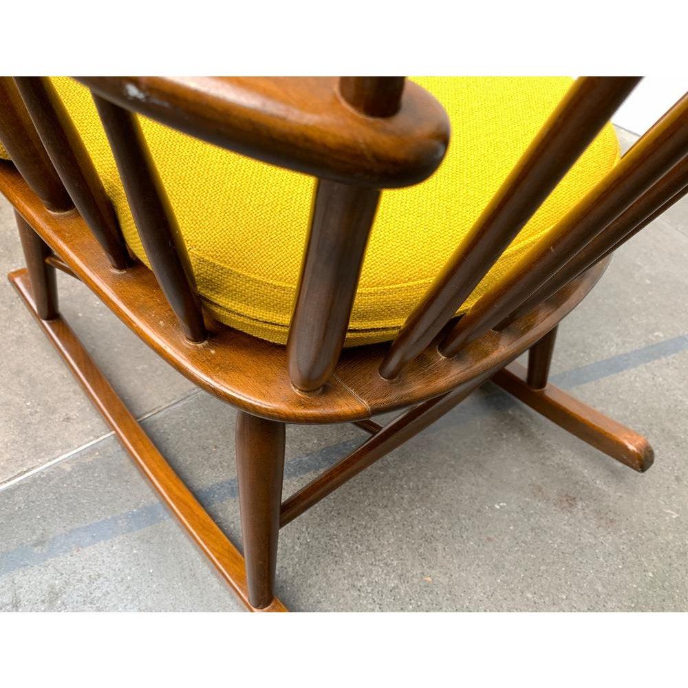 Fauteuil à bascule du milieu du siècle avec nouveau coussin Kvadrat par Børge Mogensen, années 1960 en vente 1