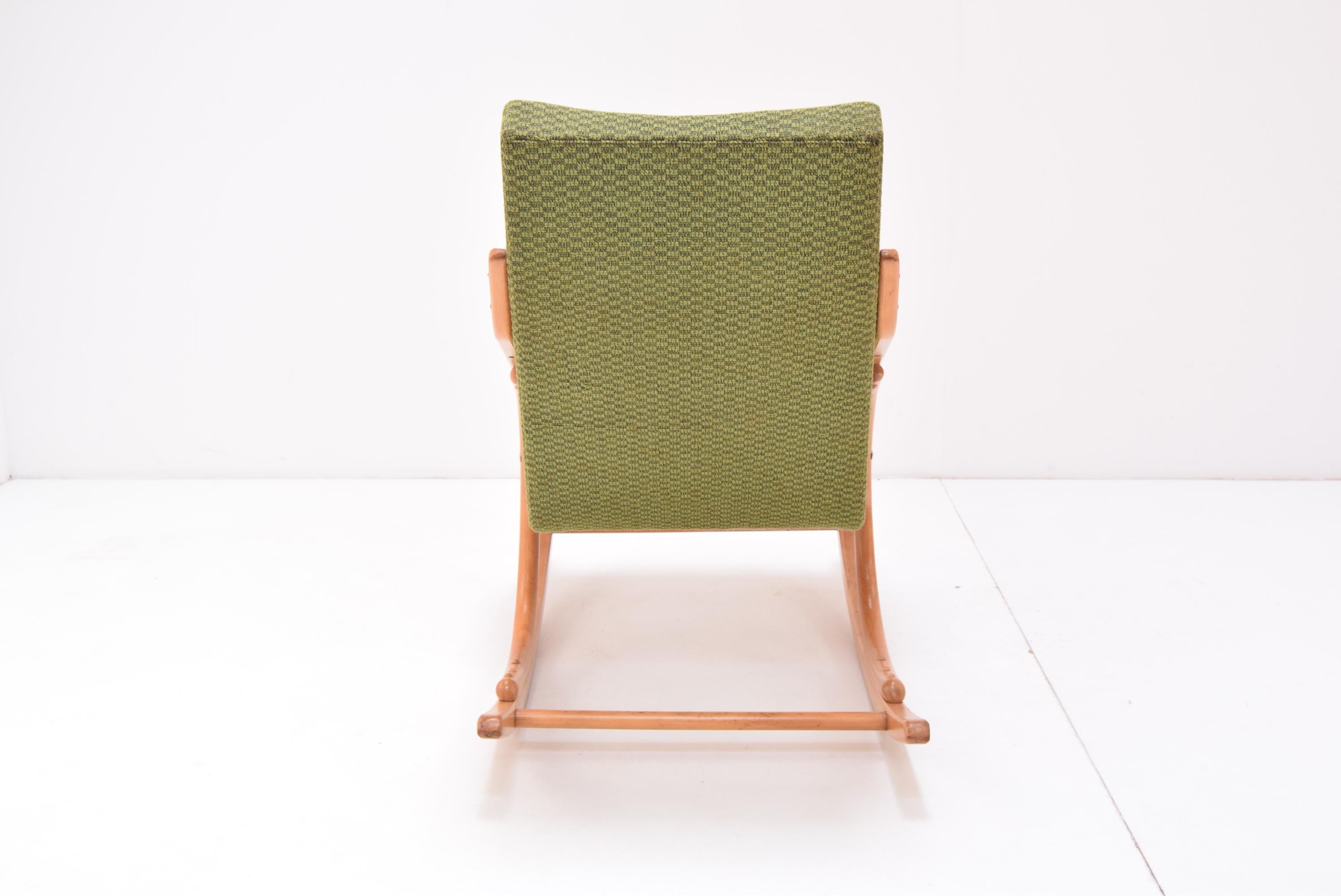 Tchèque Fauteuil à bascule du milieu du siècle, par TON, années 1970 en vente