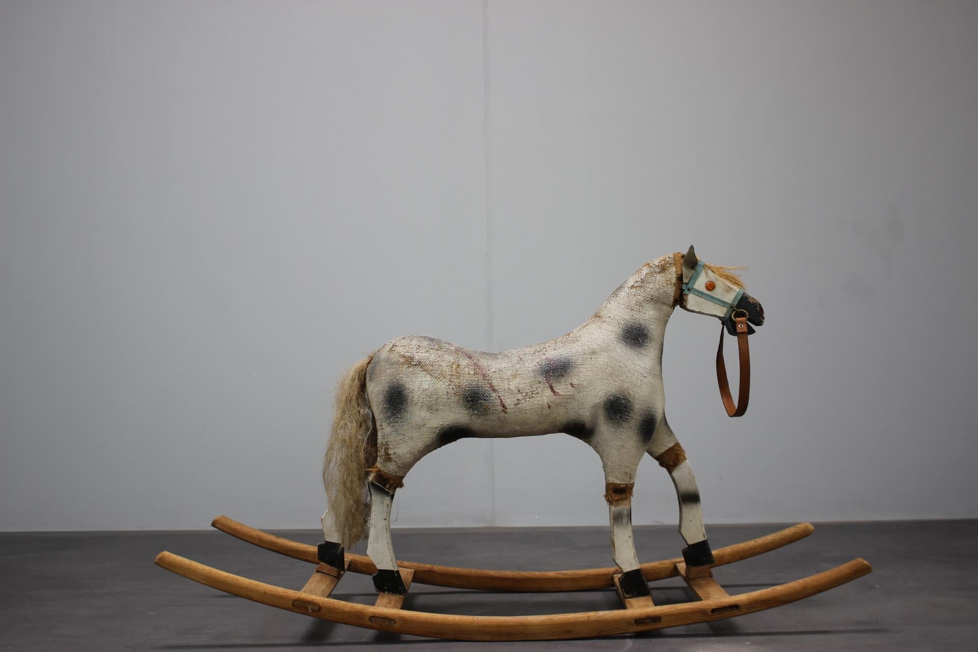 Cheval à bascule du milieu du siècle, 1960, Tchécoslovaquie Bon état - En vente à Praha, CZ