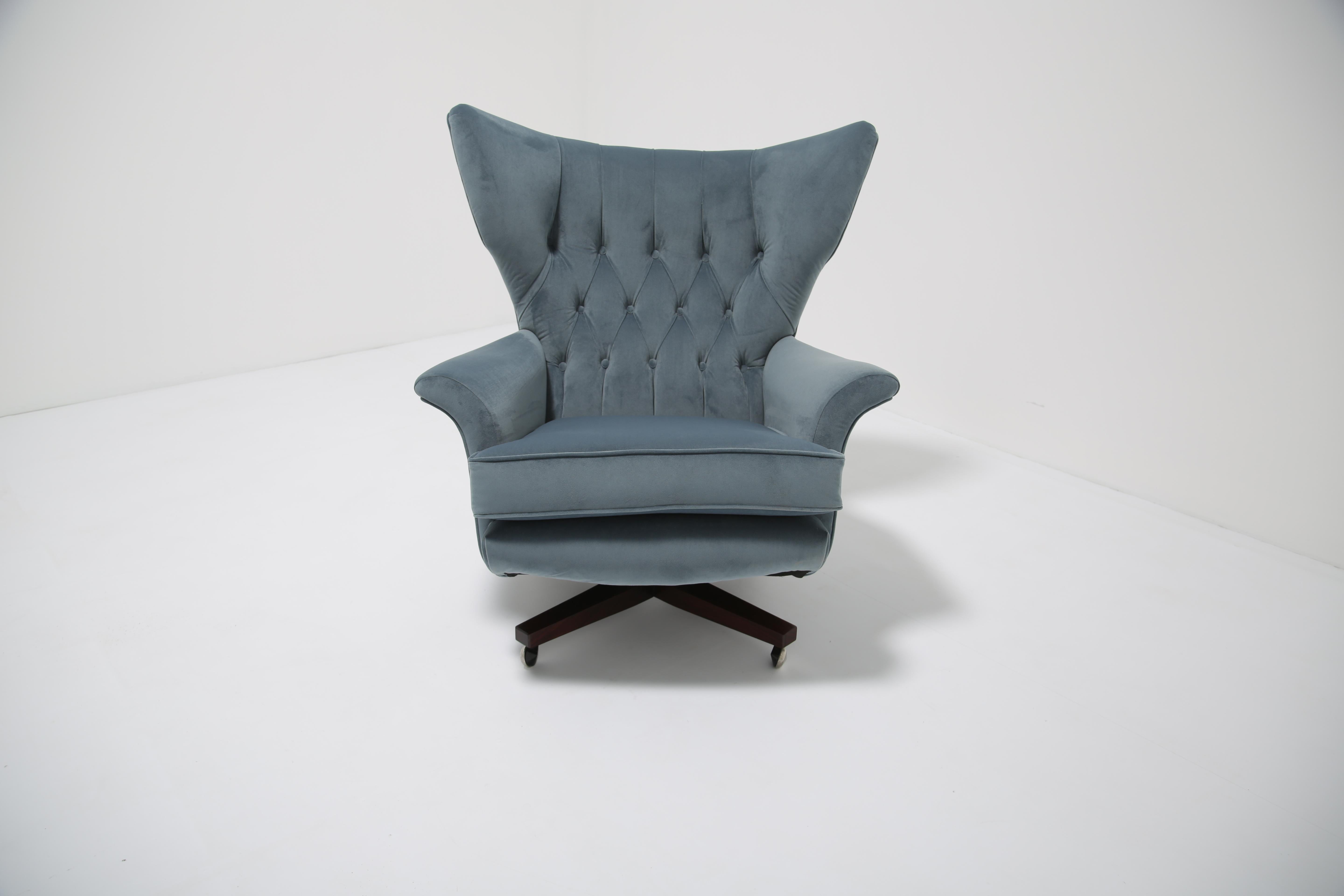 Mid-Century Rocking & Swivel Lounge Armchair 'Blofeld' 6250 by G-Plan, 1960s. For Sale 2