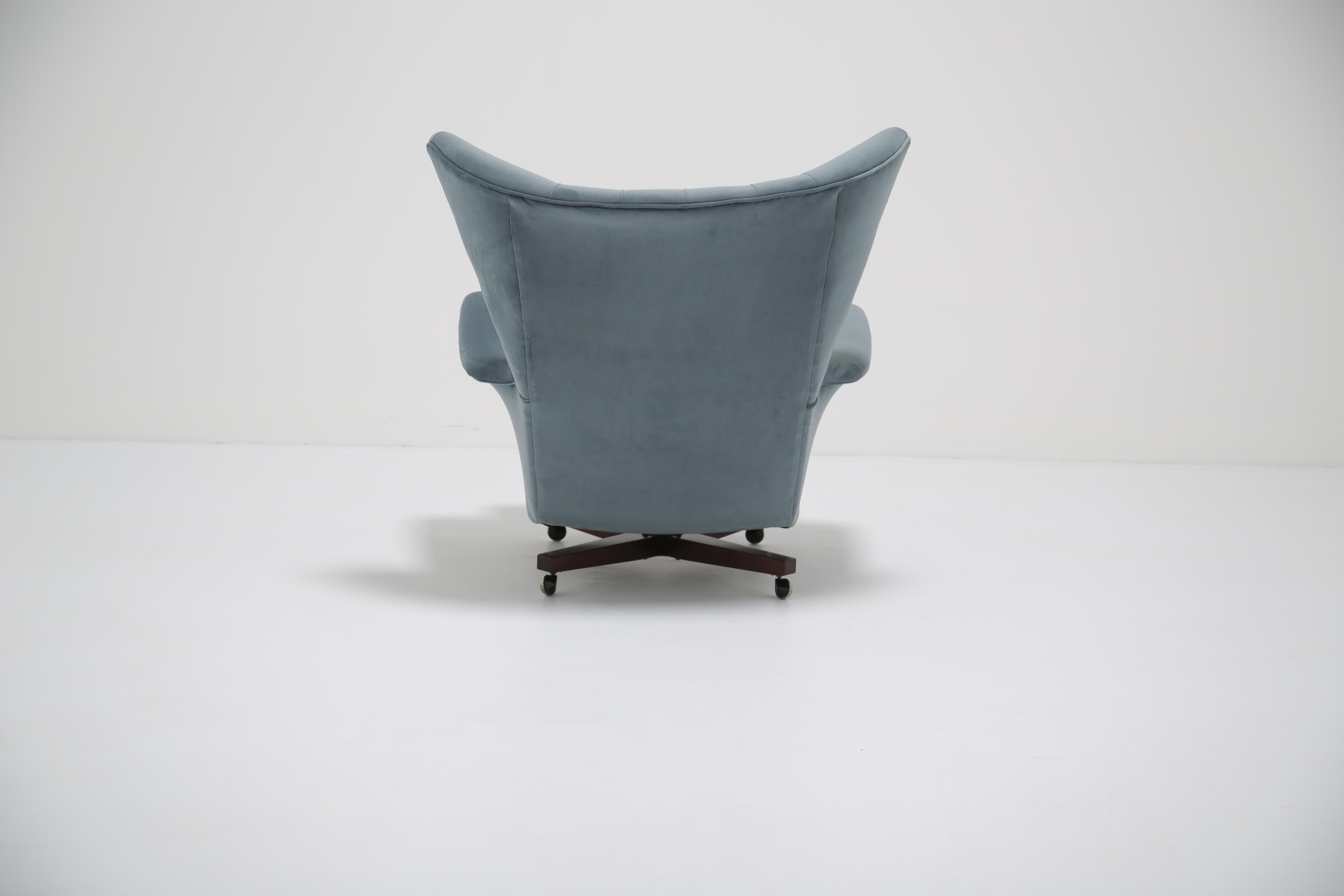 Mid-Century Rocking & Swivel Lounge Armchair 'Blofeld' 6250 by G-Plan, 1960s. For Sale 6