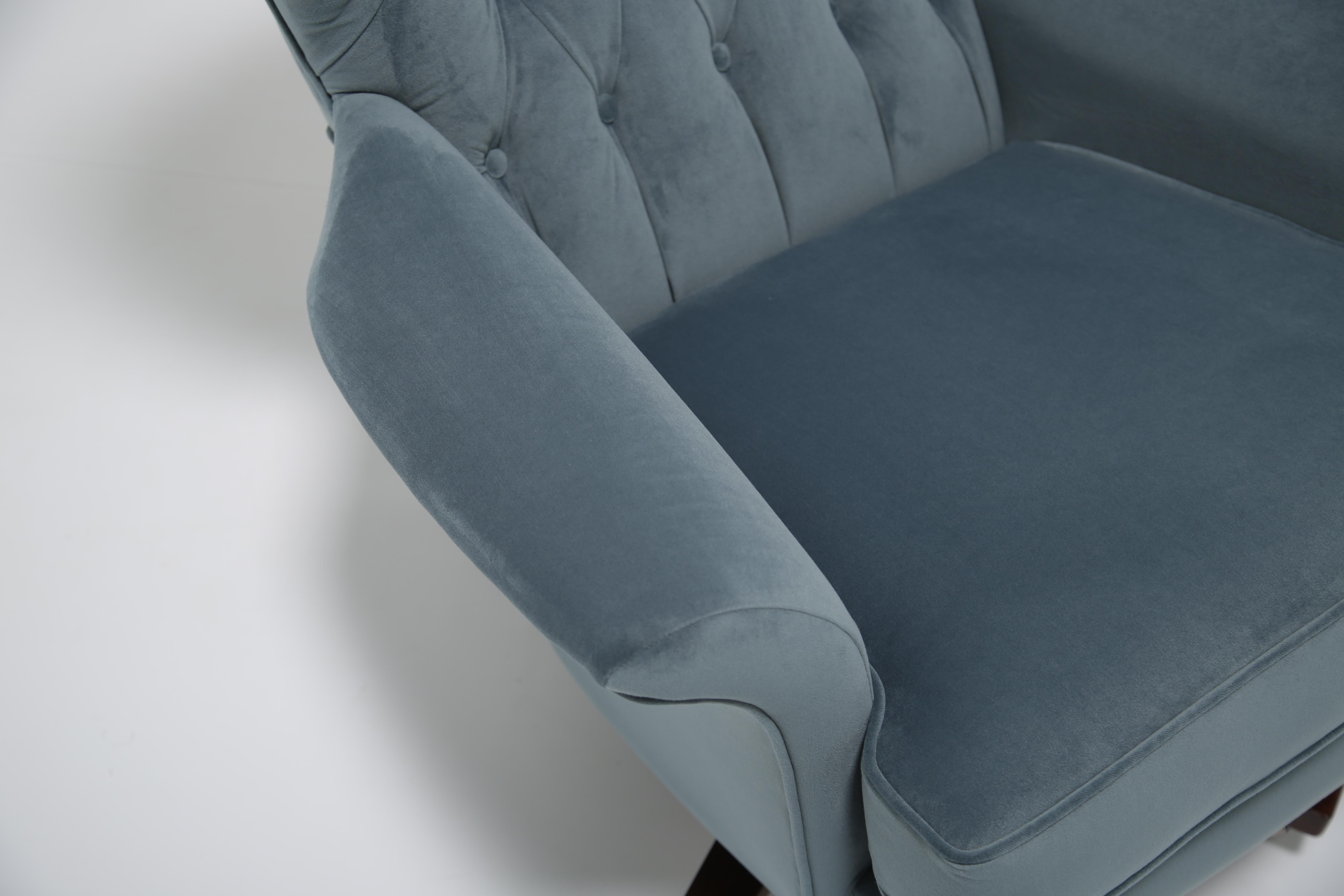 British Mid-Century Rocking & Swivel Lounge Armchair 'Blofeld' 6250 by G-Plan, 1960s. For Sale