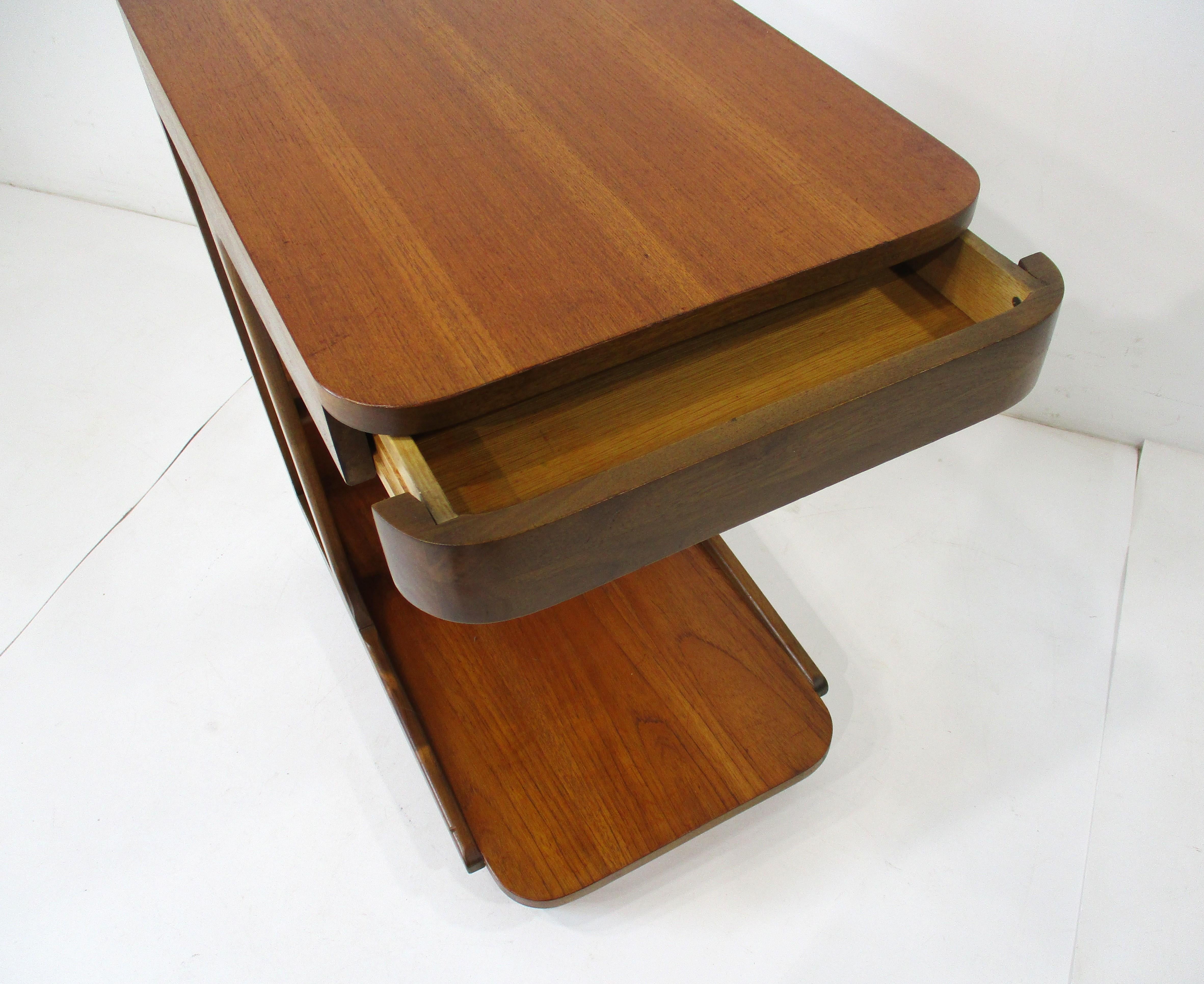 Dunbar styled Mid Century Rolling Bar Cart For Sale 1