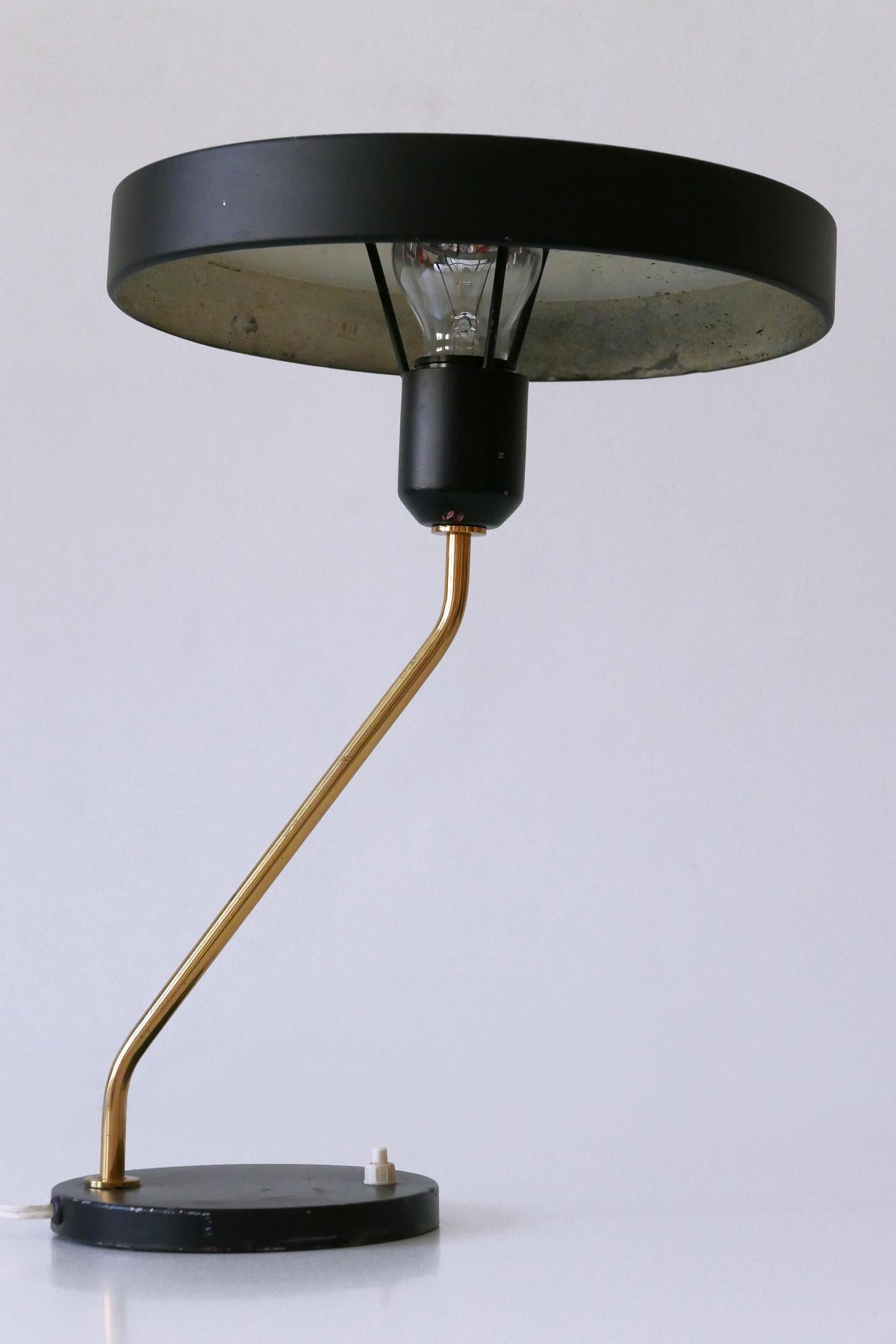 Mid-Century Romeo Table Lamp or Desk Light by Louis Kalff for Philips 1950s In Good Condition For Sale In Munich, DE