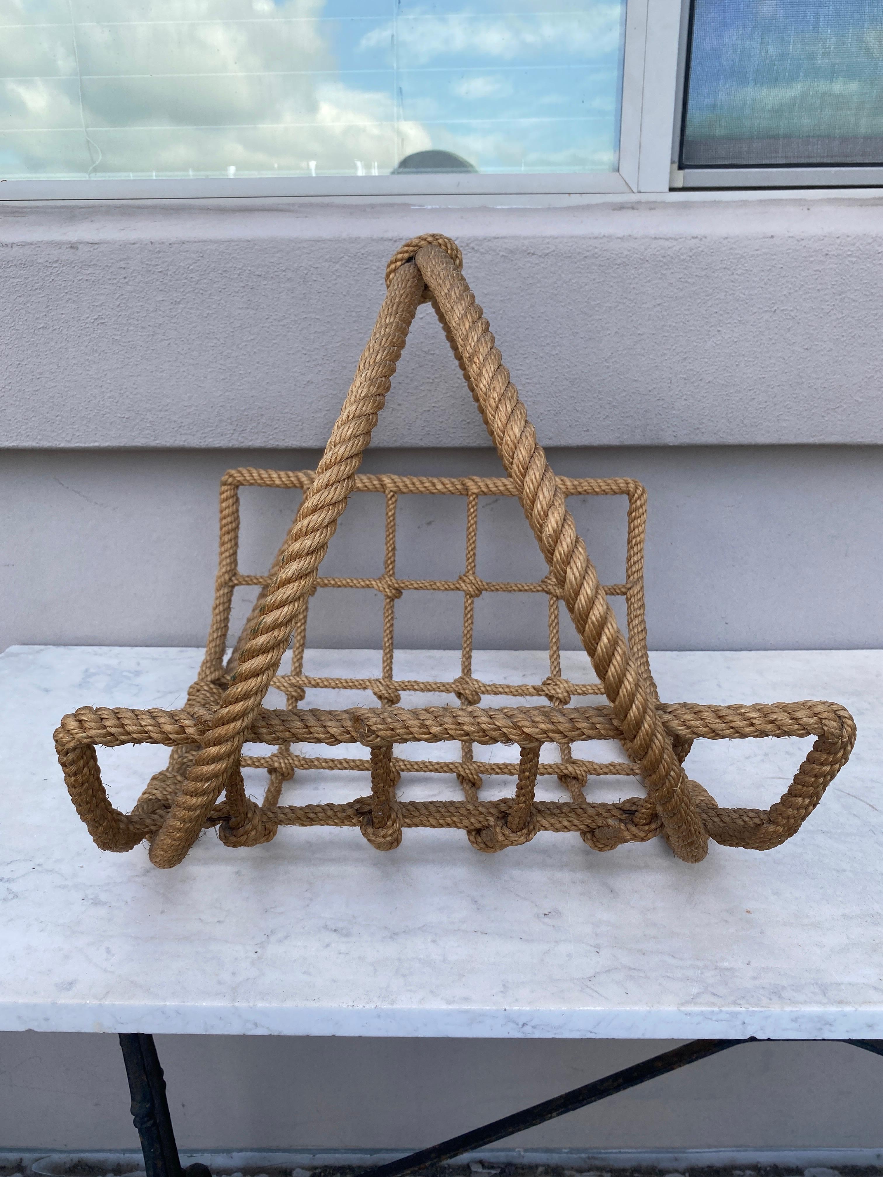 Mid-Century Rope Log Basket Adrien Audoux & Frida Minet.
H / 15 inches.
17 inches by 14.5 inches