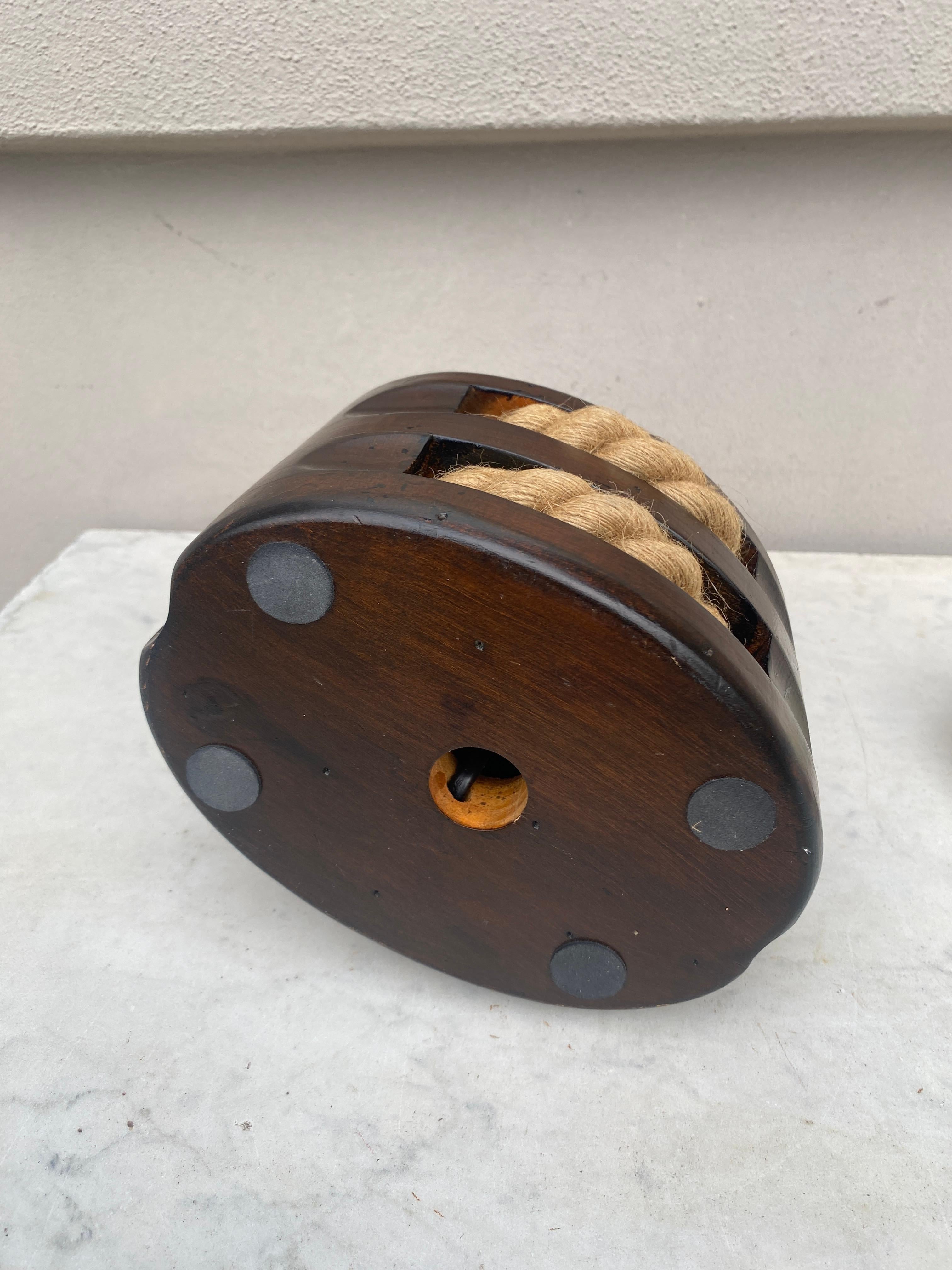 Francese Lampada in corda e legno di metà secolo Adrien Audoux and Frida Minet, circa 1960 in vendita