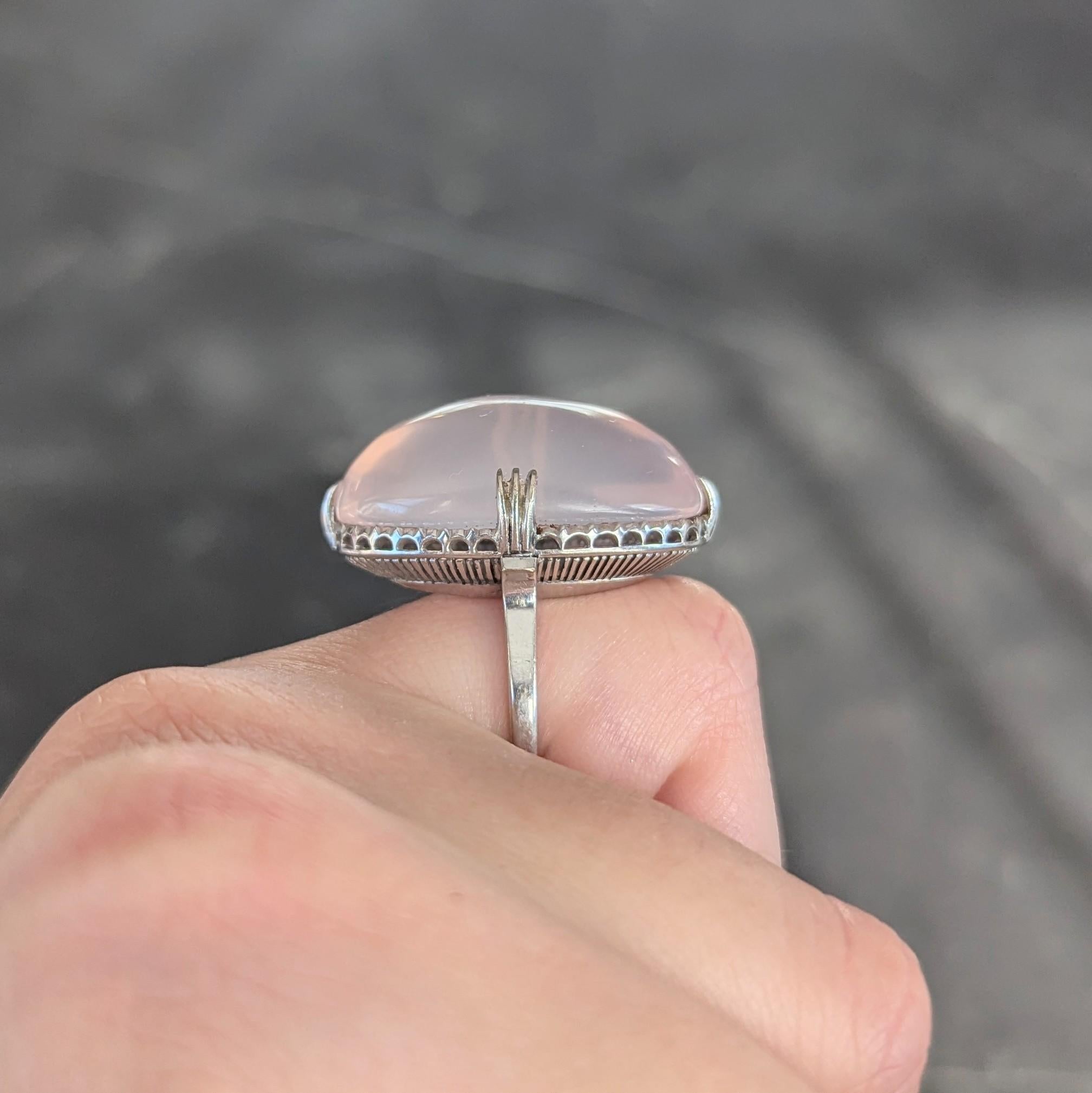 Mid-Century Rose Quartz Cabochon 14 Karat White Gold Vintage Cocktail Ring For Sale 4