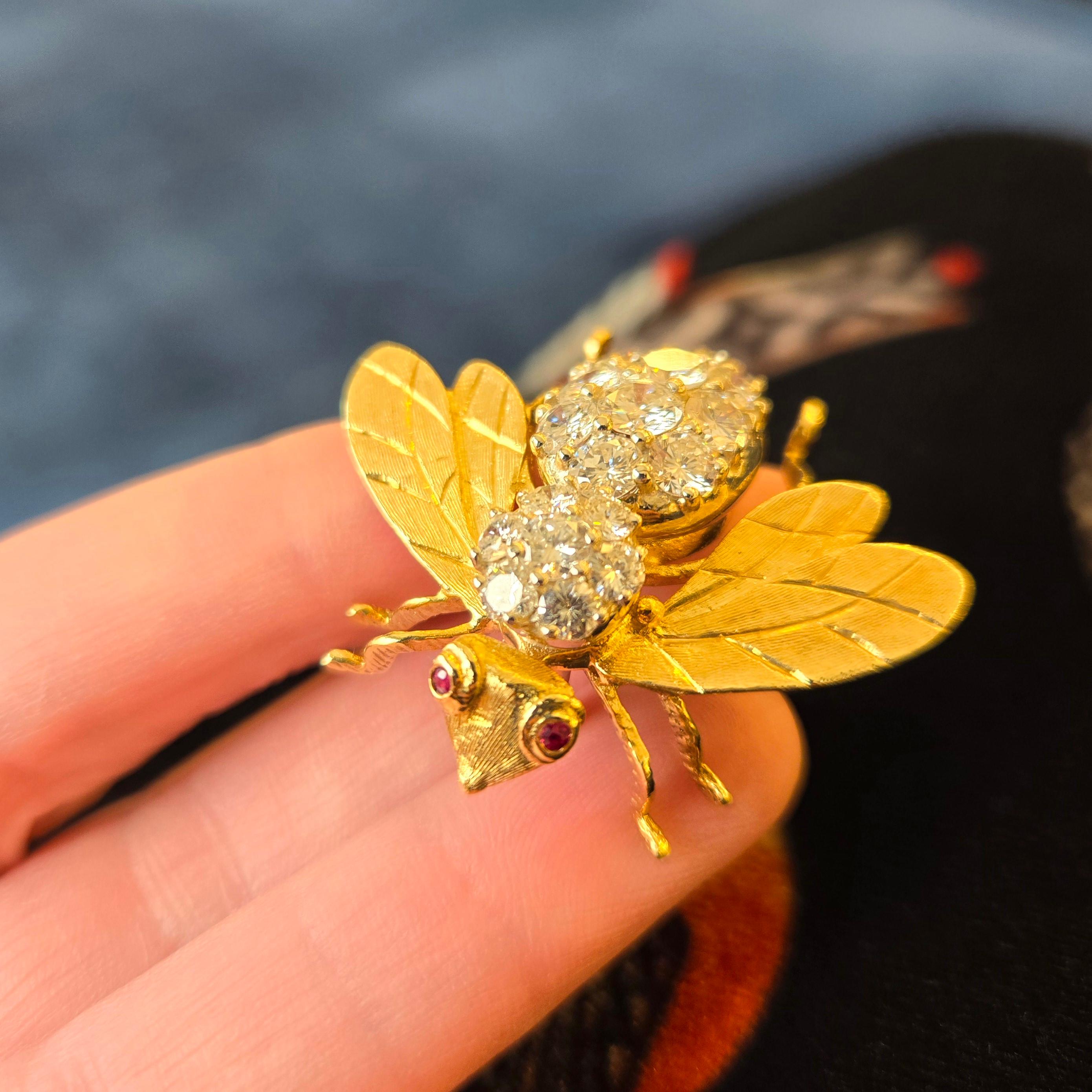 Women's Mid-Century Rosenthal 18K Gold Diamond Bee Brooch For Sale