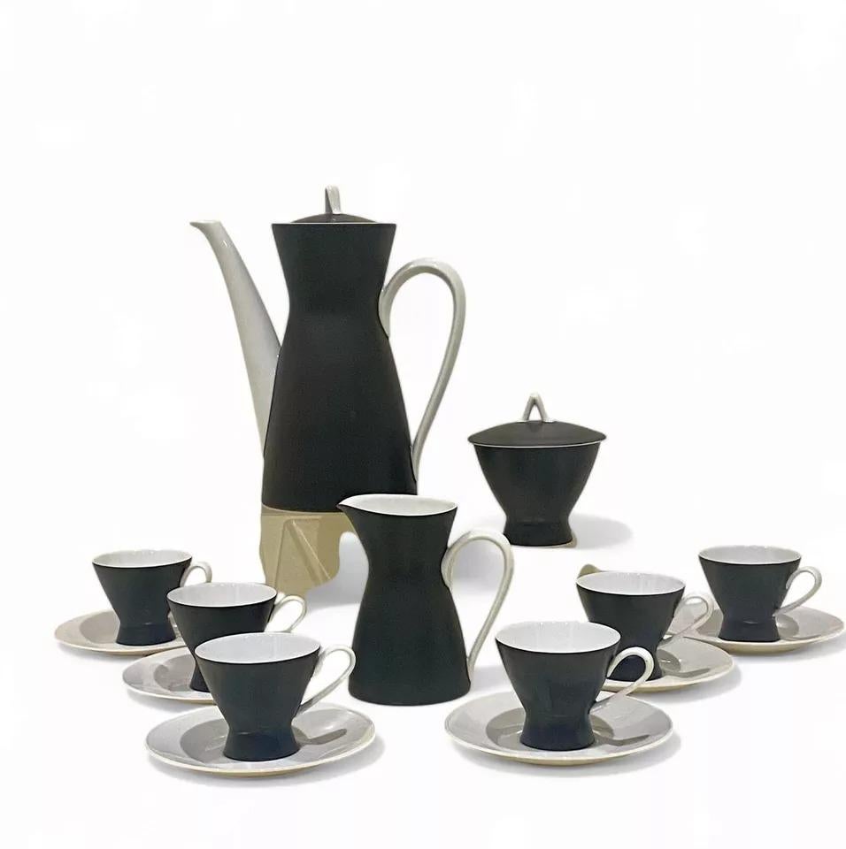 Mitte des Jahrhunderts Rosenthal Raymond Loewy Ebenholz Schwarz Form 2000 Couchtisch für 12 Personen 1950 im Angebot 1