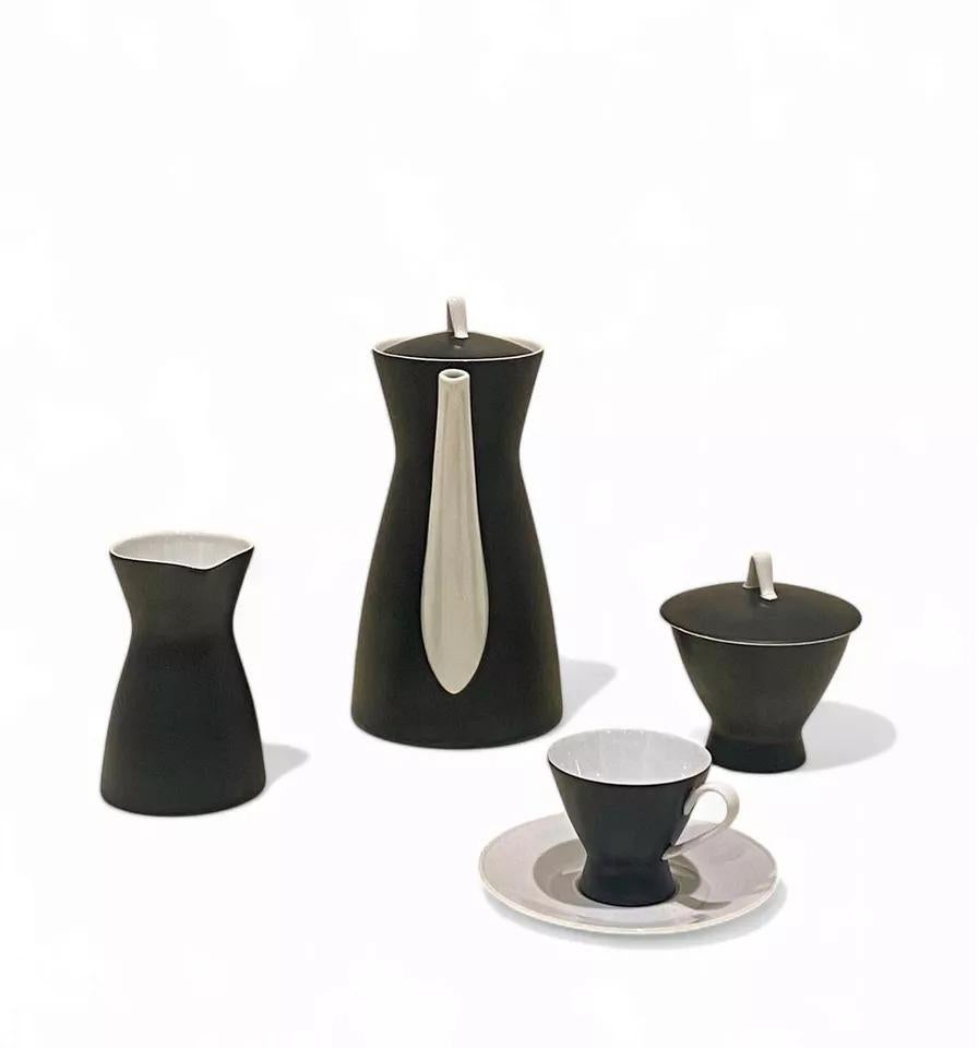 Mitte des Jahrhunderts Rosenthal Raymond Loewy Ebenholz Schwarz Form 2000 Couchtisch für 12 Personen 1950 im Angebot 2