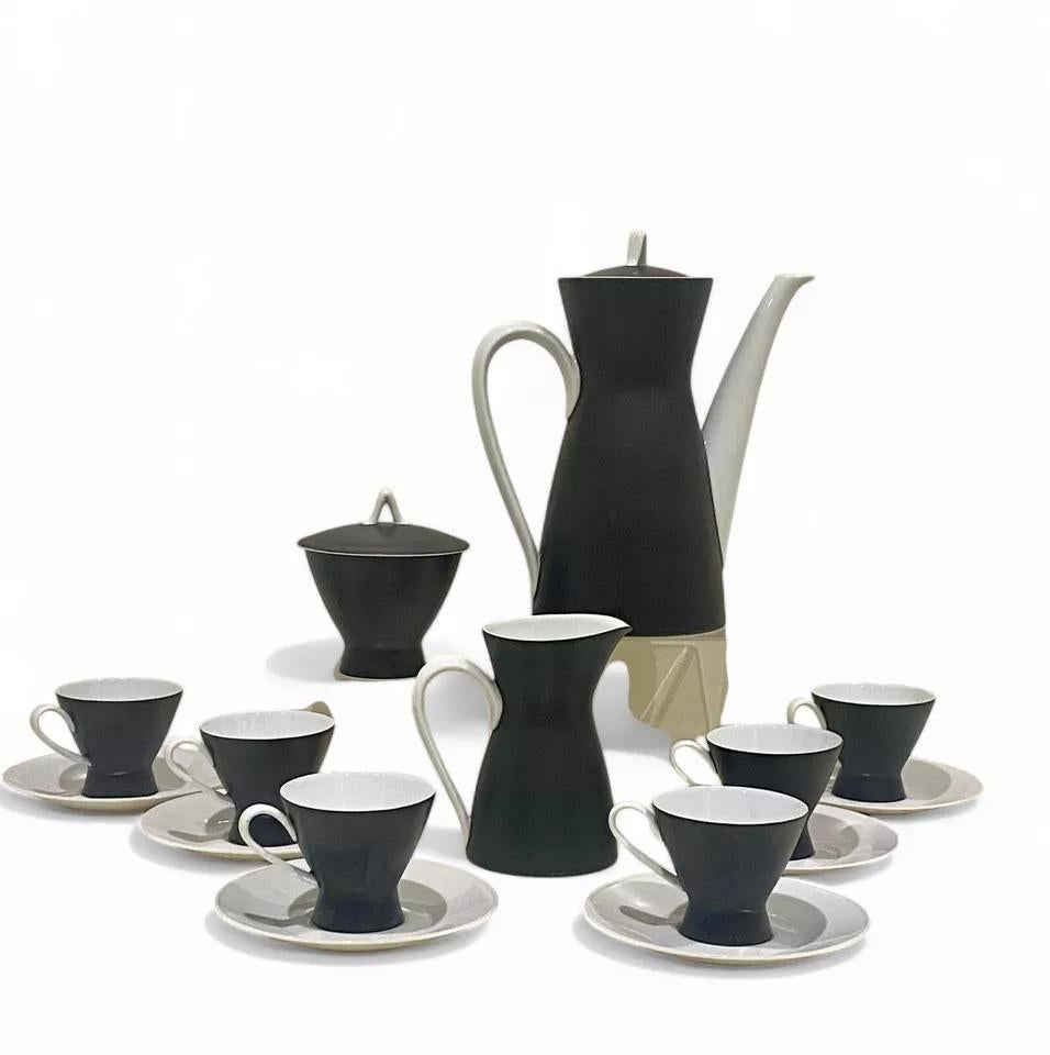 Mitte des Jahrhunderts Rosenthal Raymond Loewy Ebenholz Schwarz Form 2000 Couchtisch für 12 Personen 1950 im Angebot 4