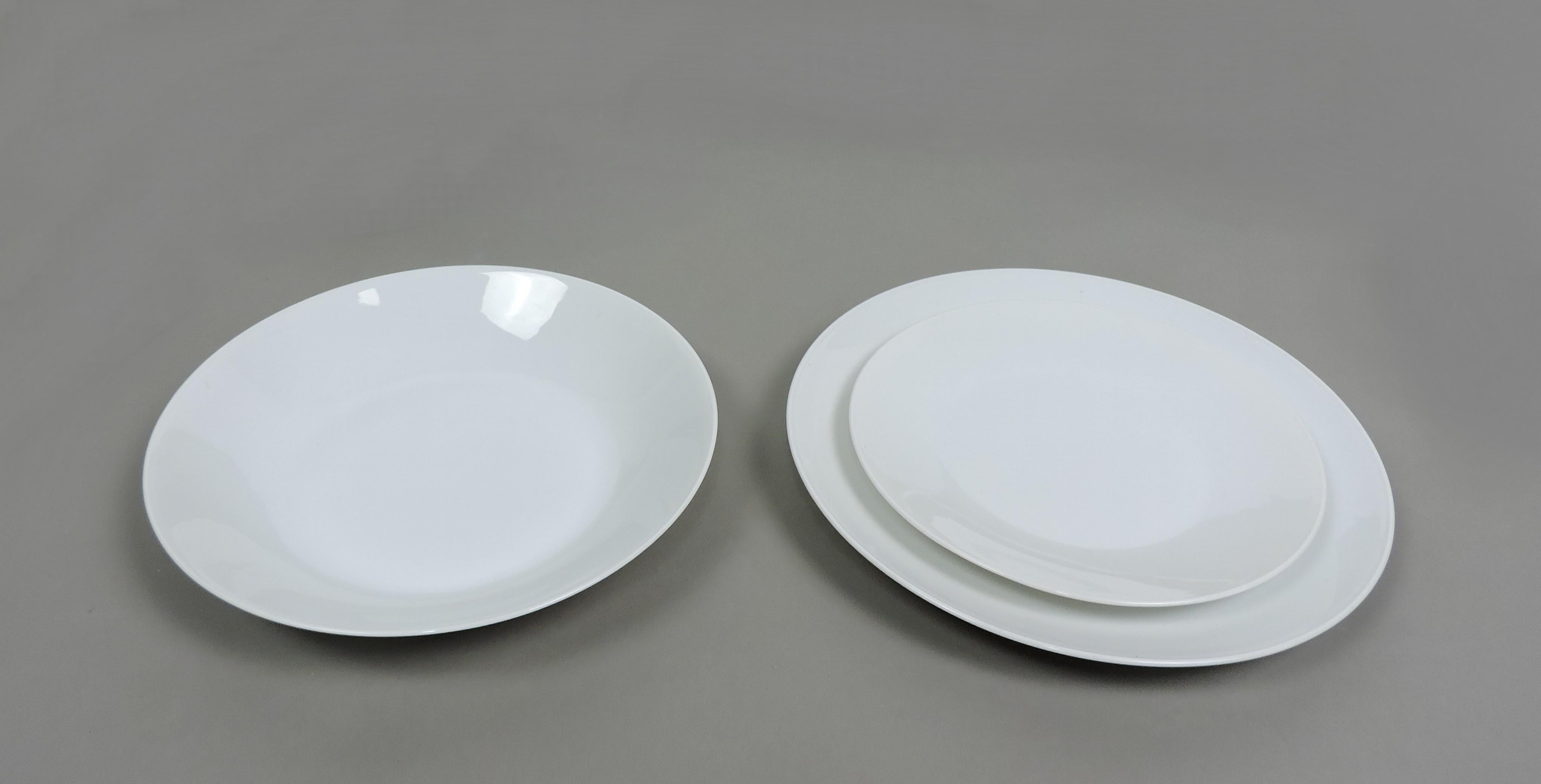 Mid-Century moderno Set da pranzo bianco classico moderno di metà secolo Rosenthal Raymond Loewy Form 2000 in vendita