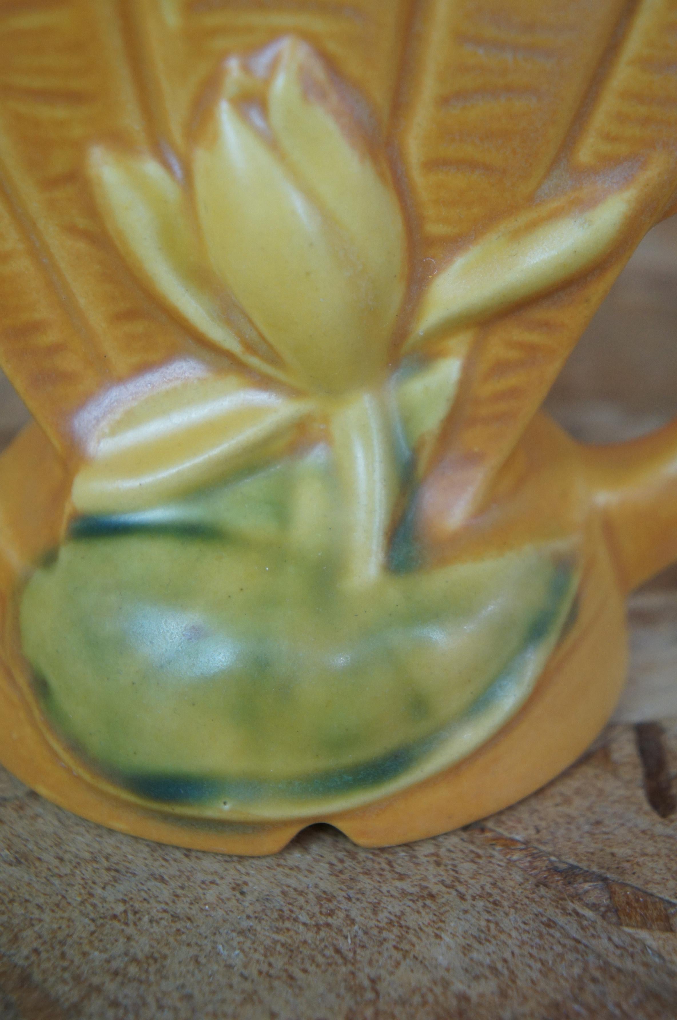 Mid-20th Century Mid Century Roseville Pottery Water Lily Flower Frog 5 Finger Fan Bud Vase
