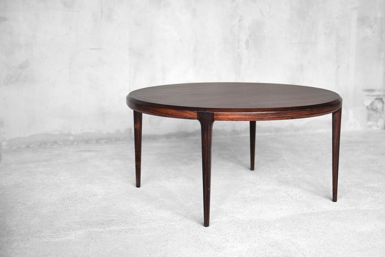 Mid-Century Rosewood 283 Coffee Table by Johannes Andersen for CFC Silkeborg In Good Condition For Sale In Warszawa, Mazowieckie