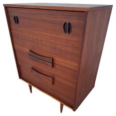 Commodes et coffres à tiroirs