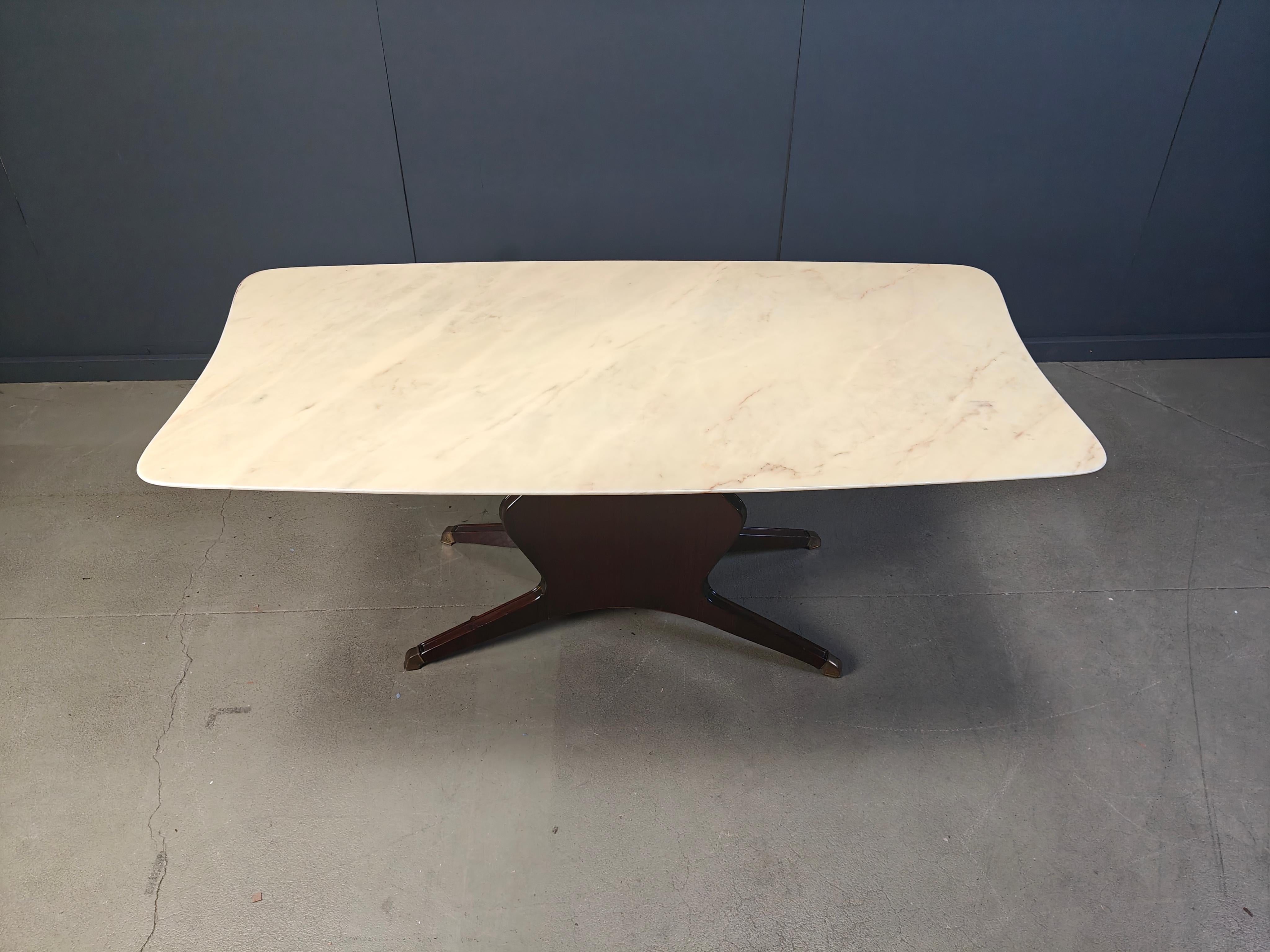 Mesa de comedor de palisandro y mármol de mediados de siglo de Osvaldo Borsani, años 50 en venta 5