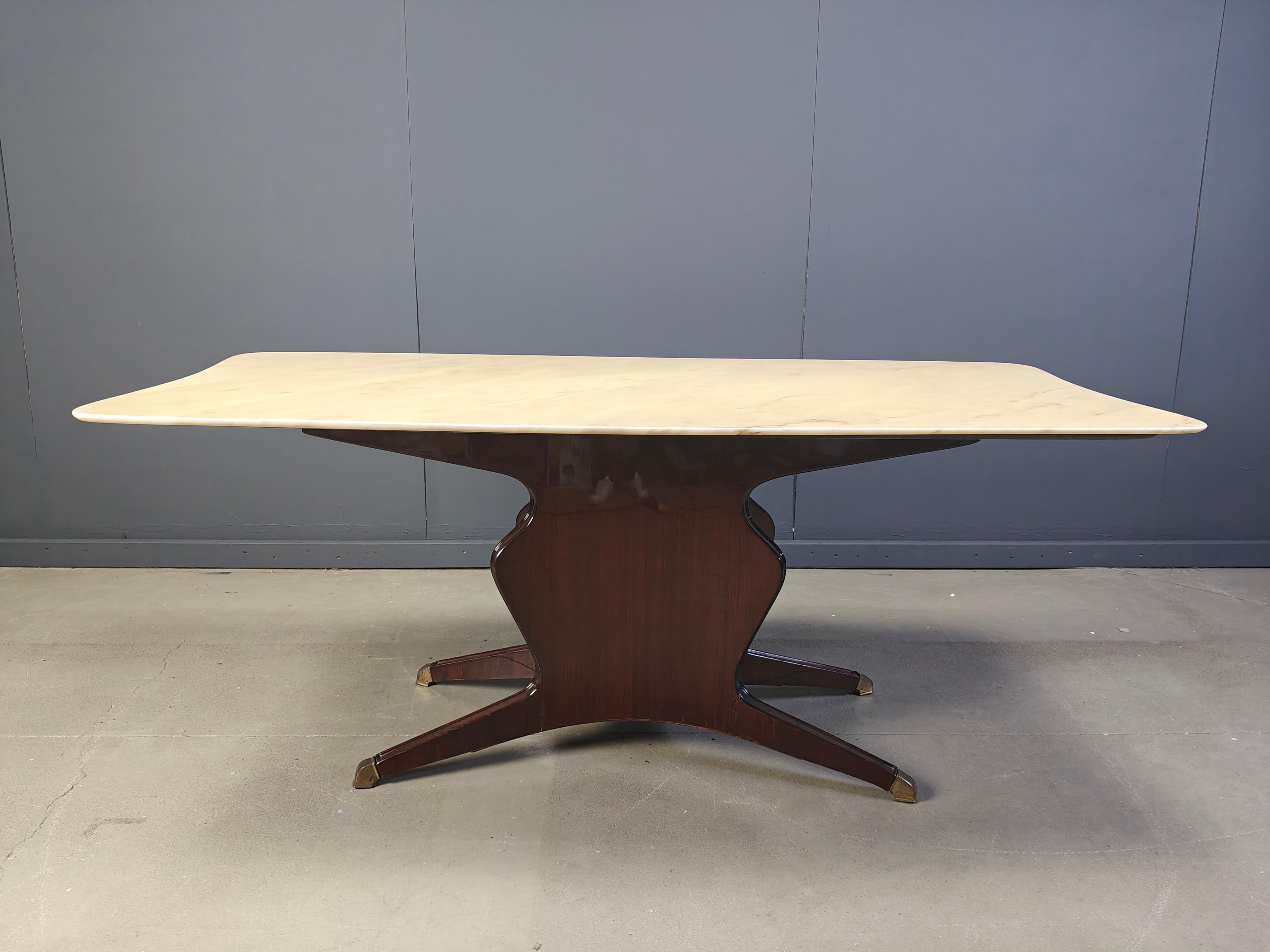 Mesa de comedor de palisandro y mármol de mediados de siglo de Osvaldo Borsani, años 50 en venta 2