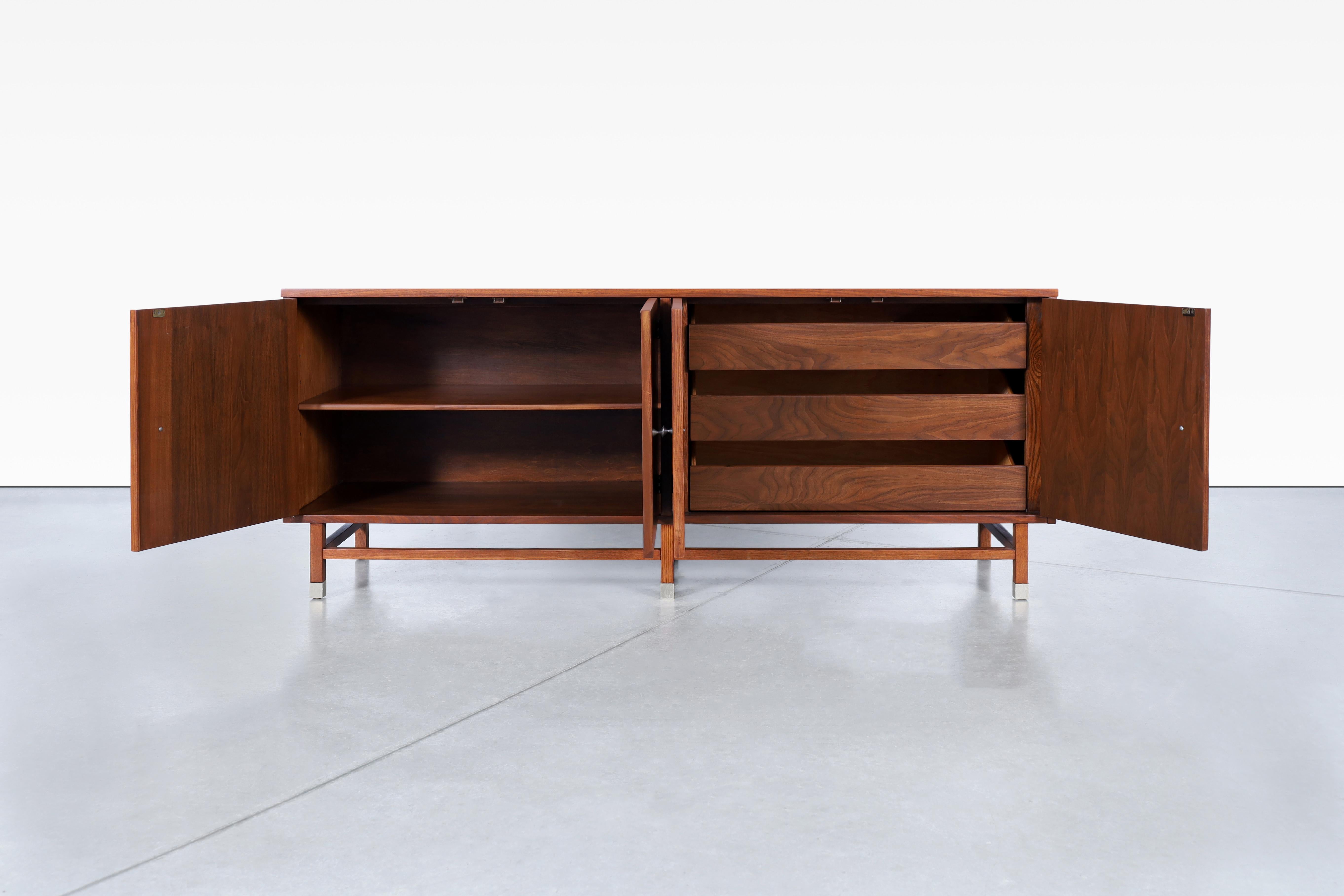 Mid-Century Rosewood and Walnut Credenza by Stanley 2