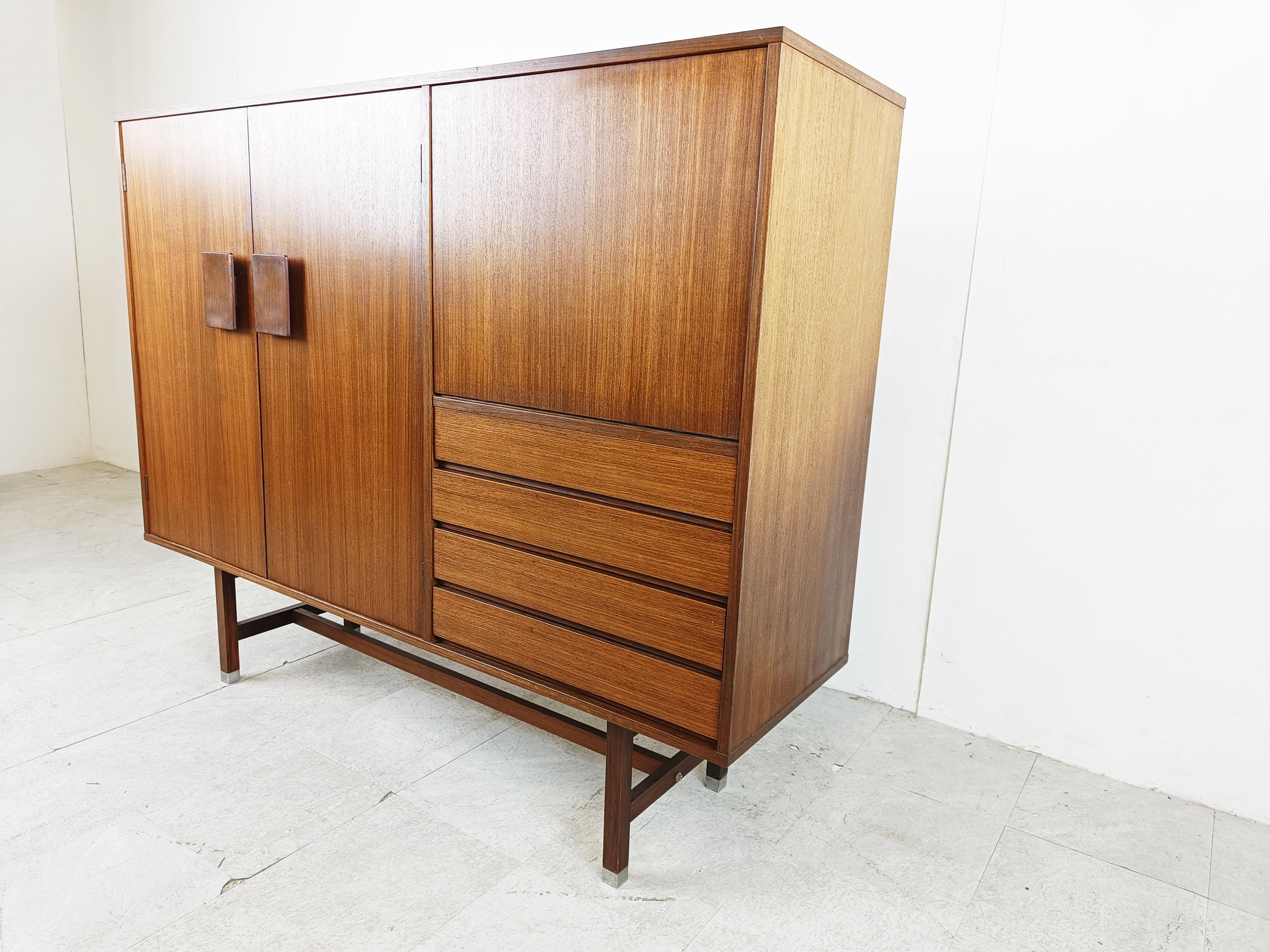 Mid century rosewood bar cabinet by Inger klingenberg for Fristho, 1960s In Good Condition In HEVERLEE, BE
