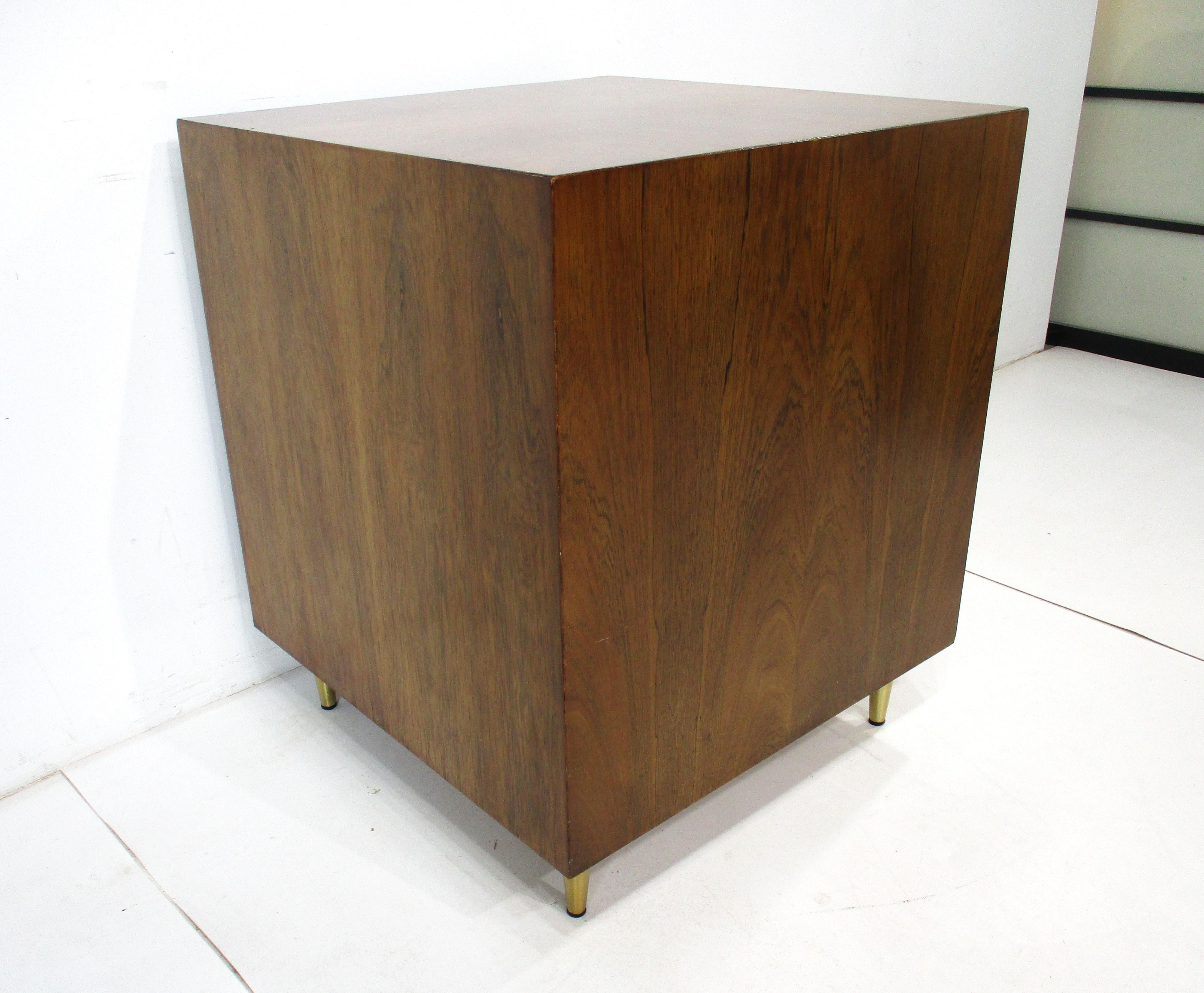 Henredon, mobile bar a cubo in ottone e palissandro del metà del secolo scorso in vendita 4