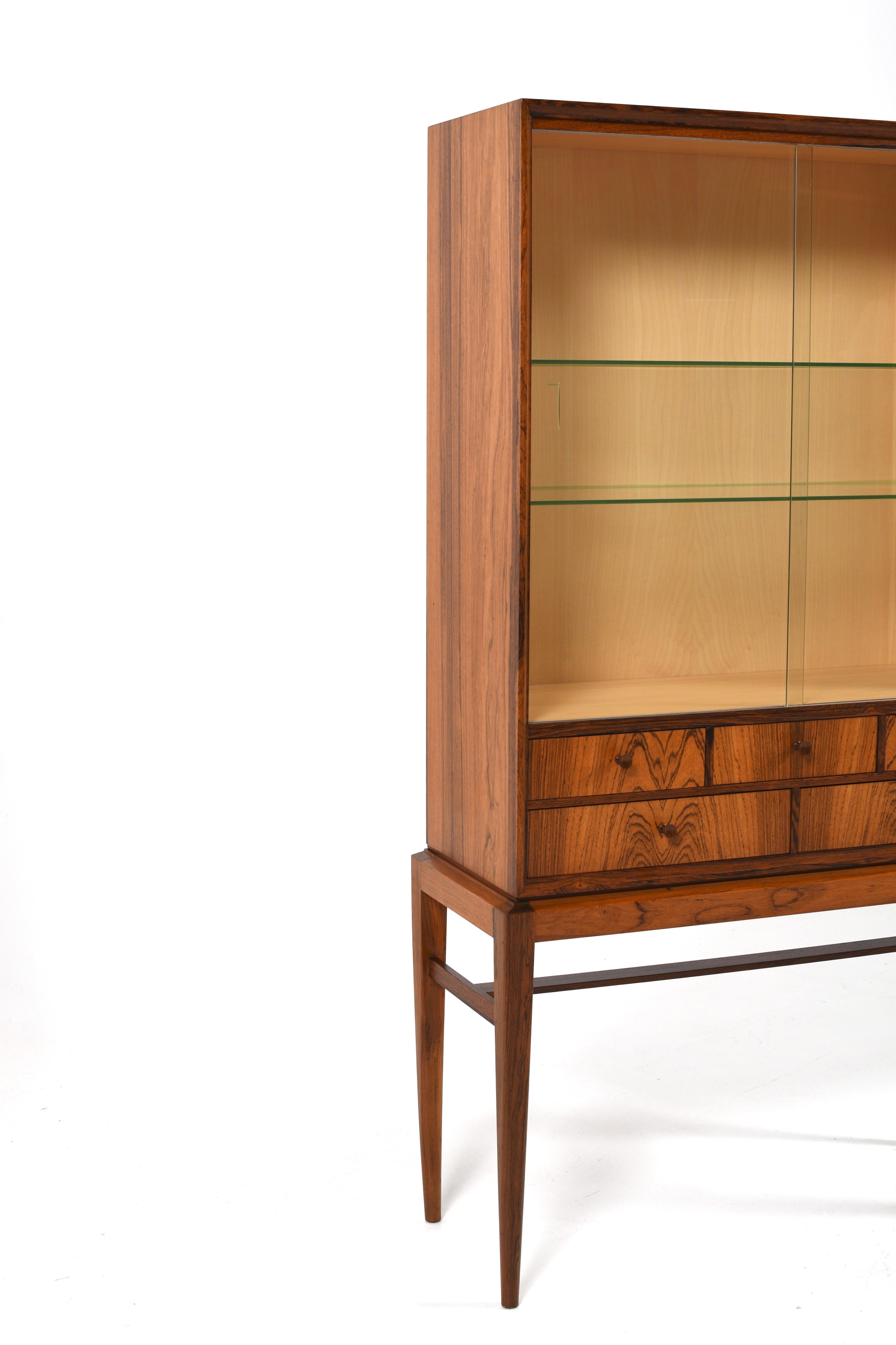 Armoire en bois de rose du milieu du siècle par Svante Skogh pour Seffle Möbelfabrik, Suède, années 60 en vente 4