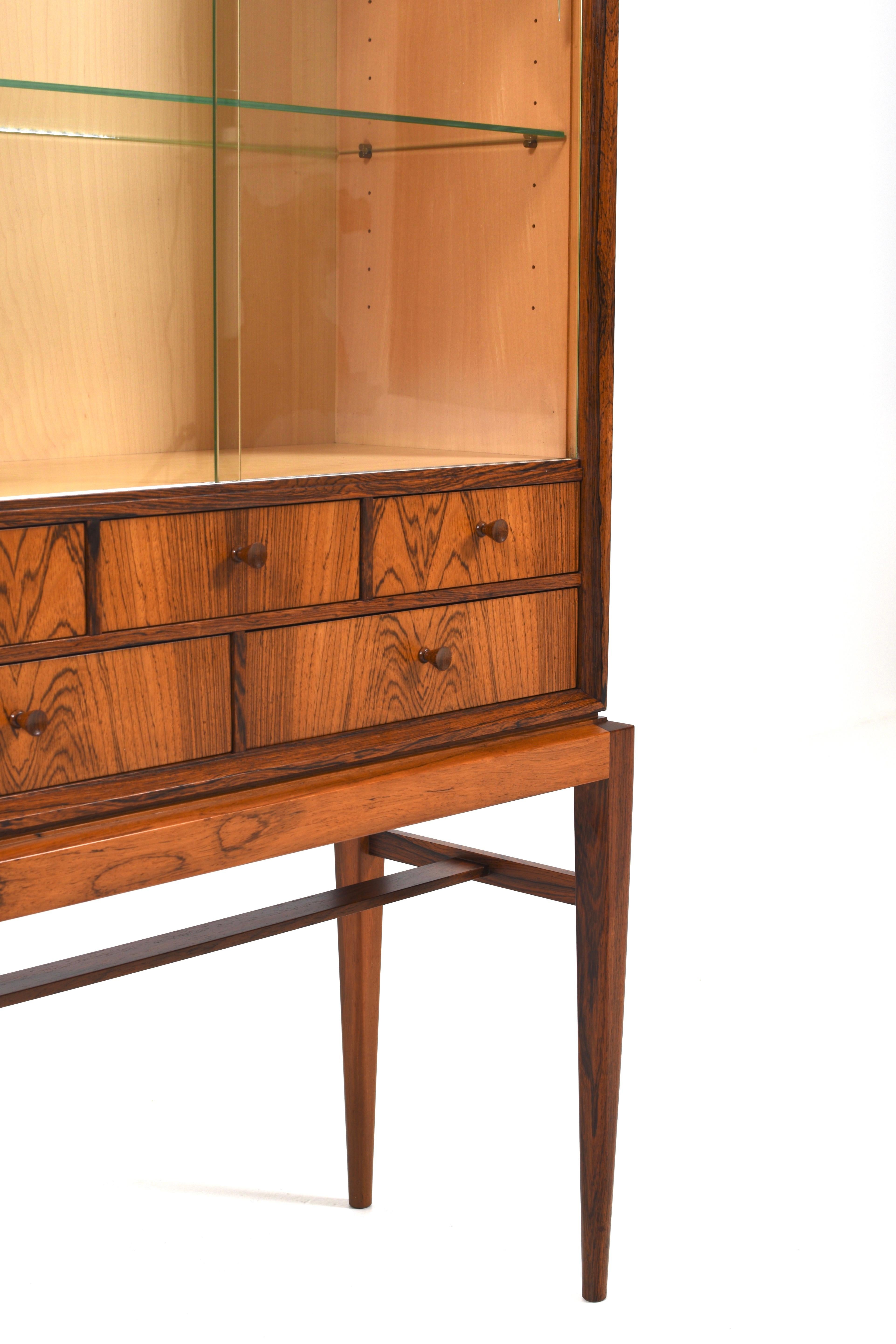 Armoire en bois de rose du milieu du siècle par Svante Skogh pour Seffle Möbelfabrik, Suède, années 60 en vente 5