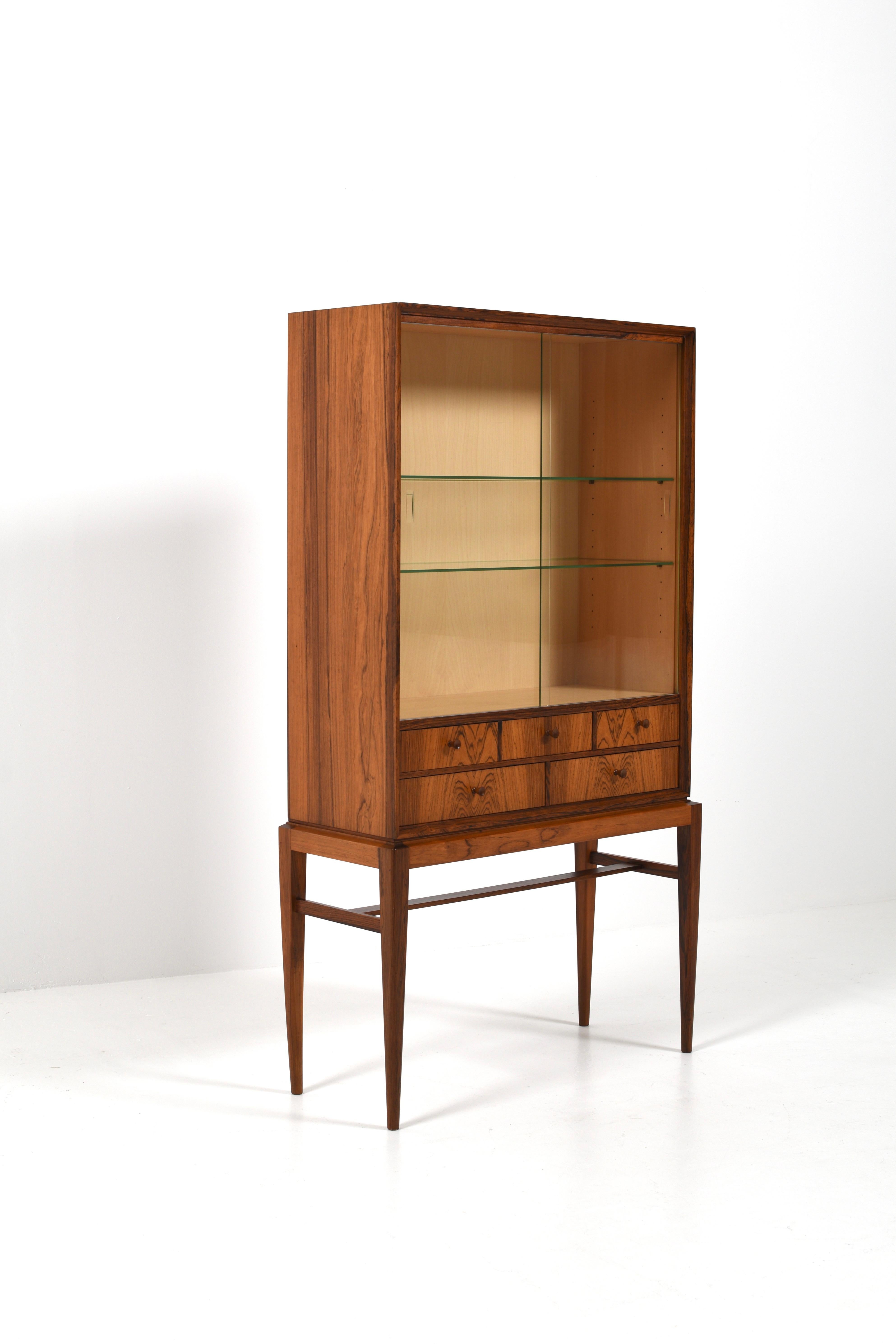 Armoire en bois de rose du milieu du siècle par Svante Skogh pour Seffle Möbelfabrik, Suède, années 60 en vente 2